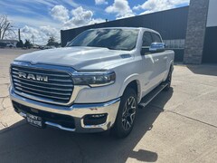 2026 Ram 1500 LARAMIE CREW CAB 4X4 5'7 BOX Pickup