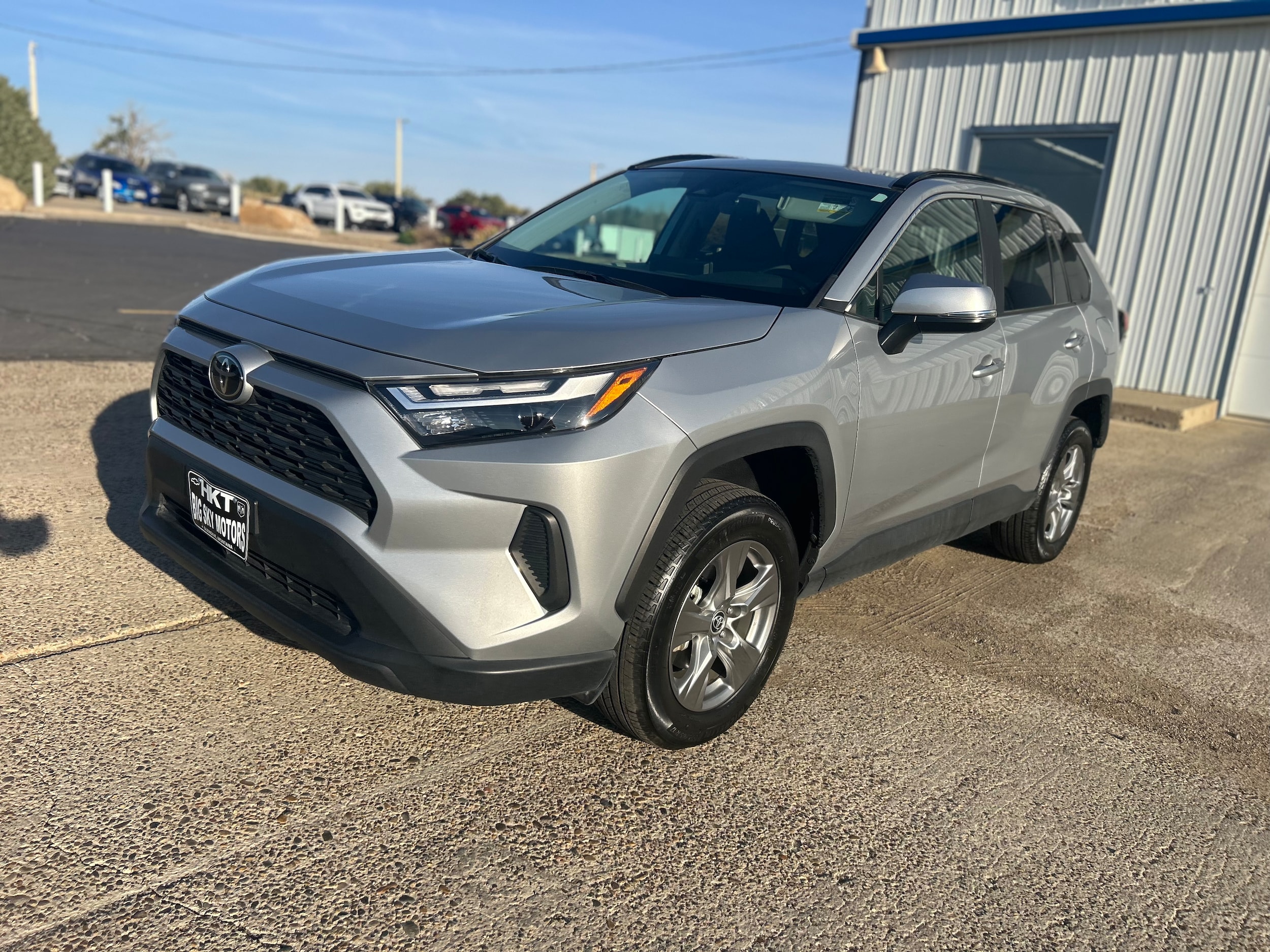 2024 Toyota RAV4 XLE's photo
