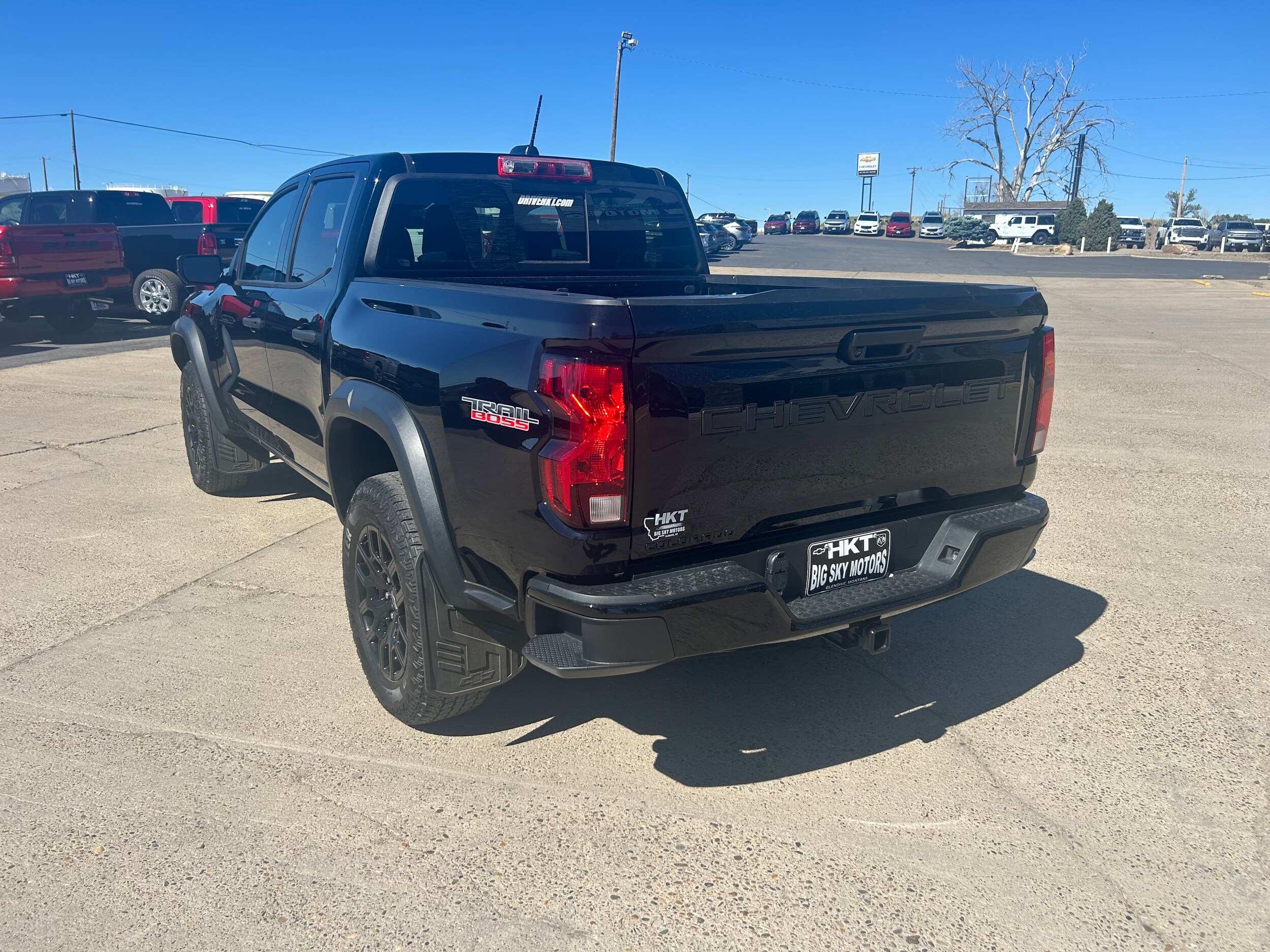 2024 Chevrolet Colorado 4WD Trail Boss - Black exterior view 5