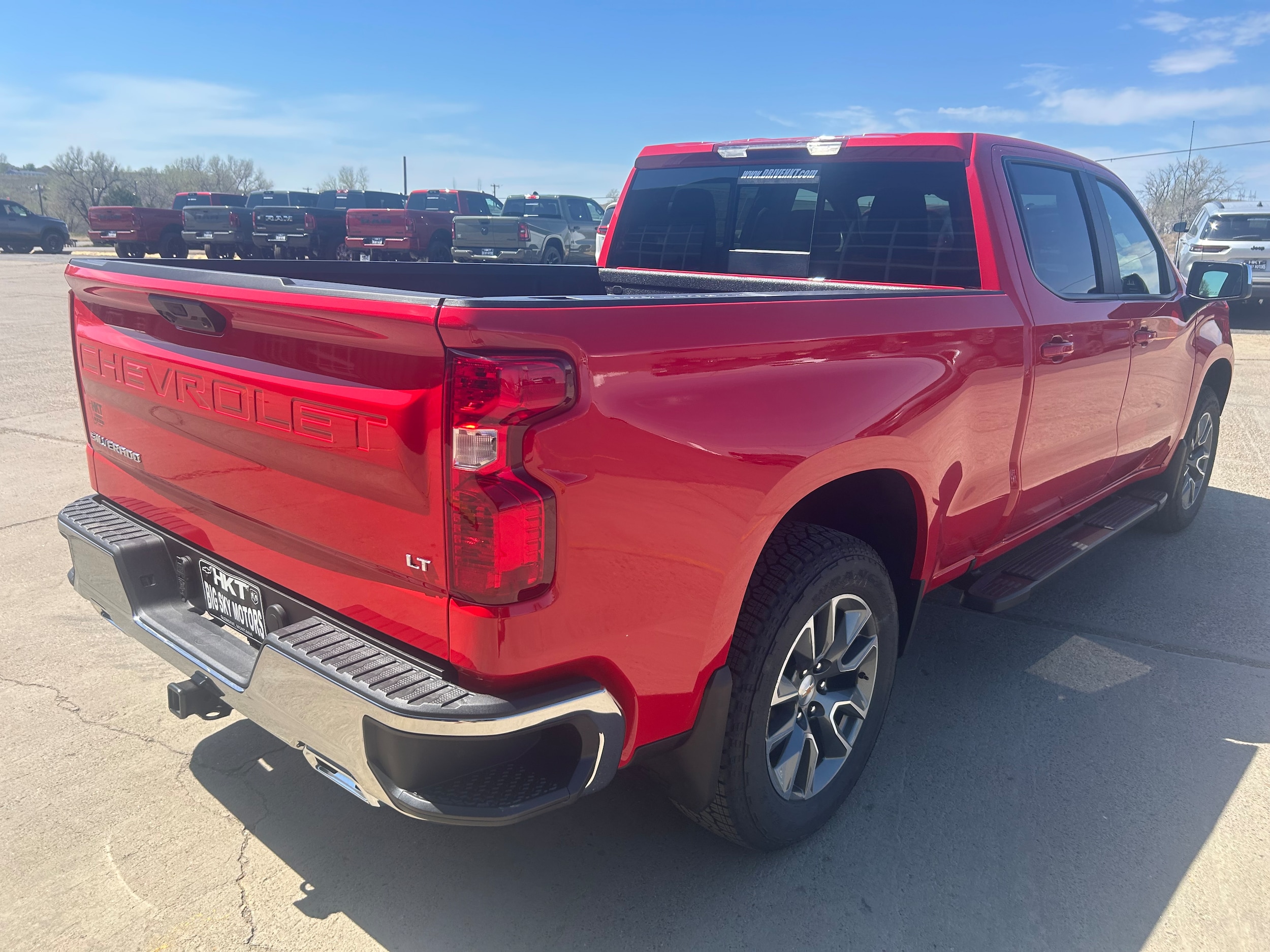 View vehicle photo 7