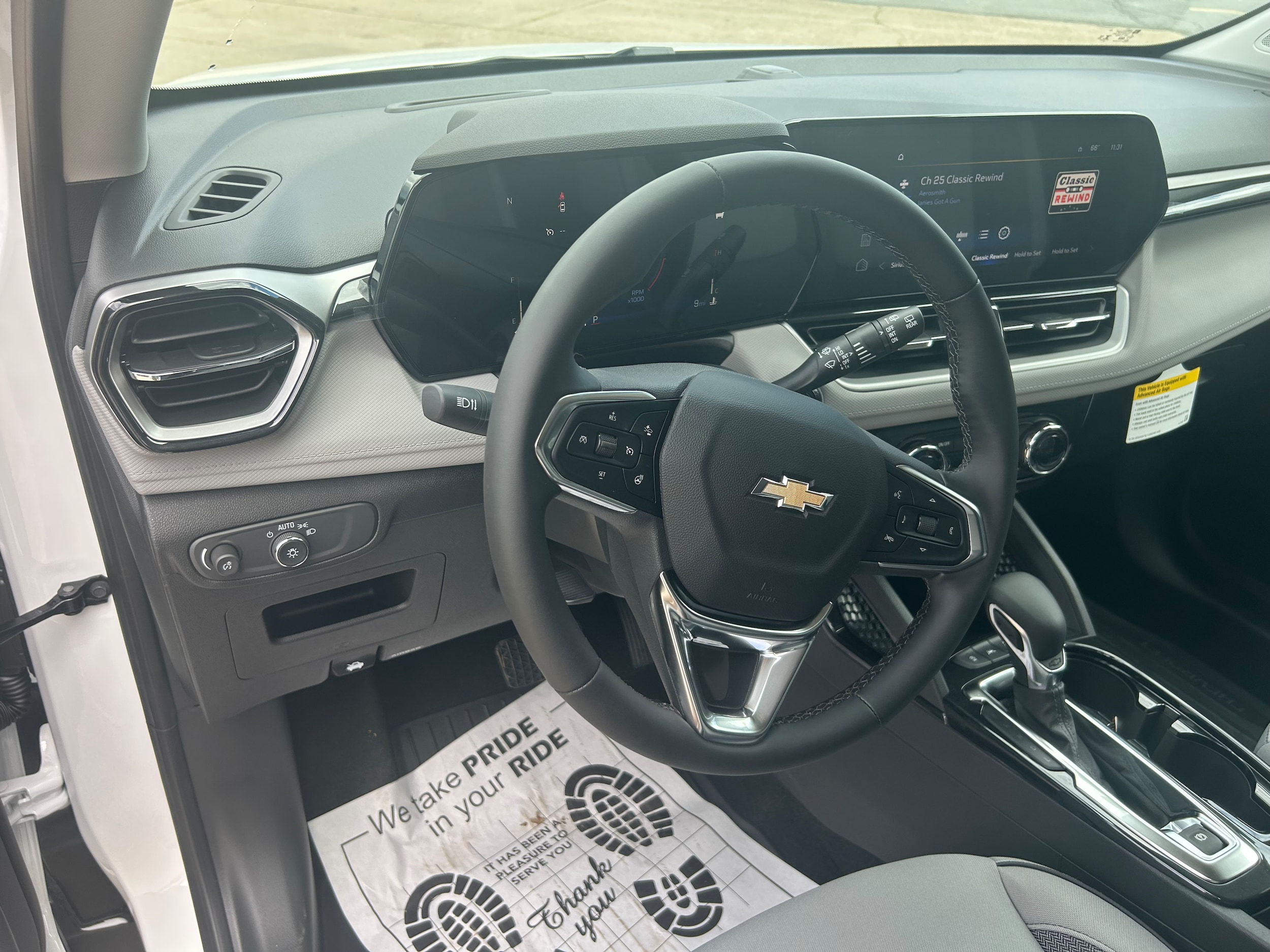 2026 Chevrolet Trailblazer LT - Summit White exterior view 10
