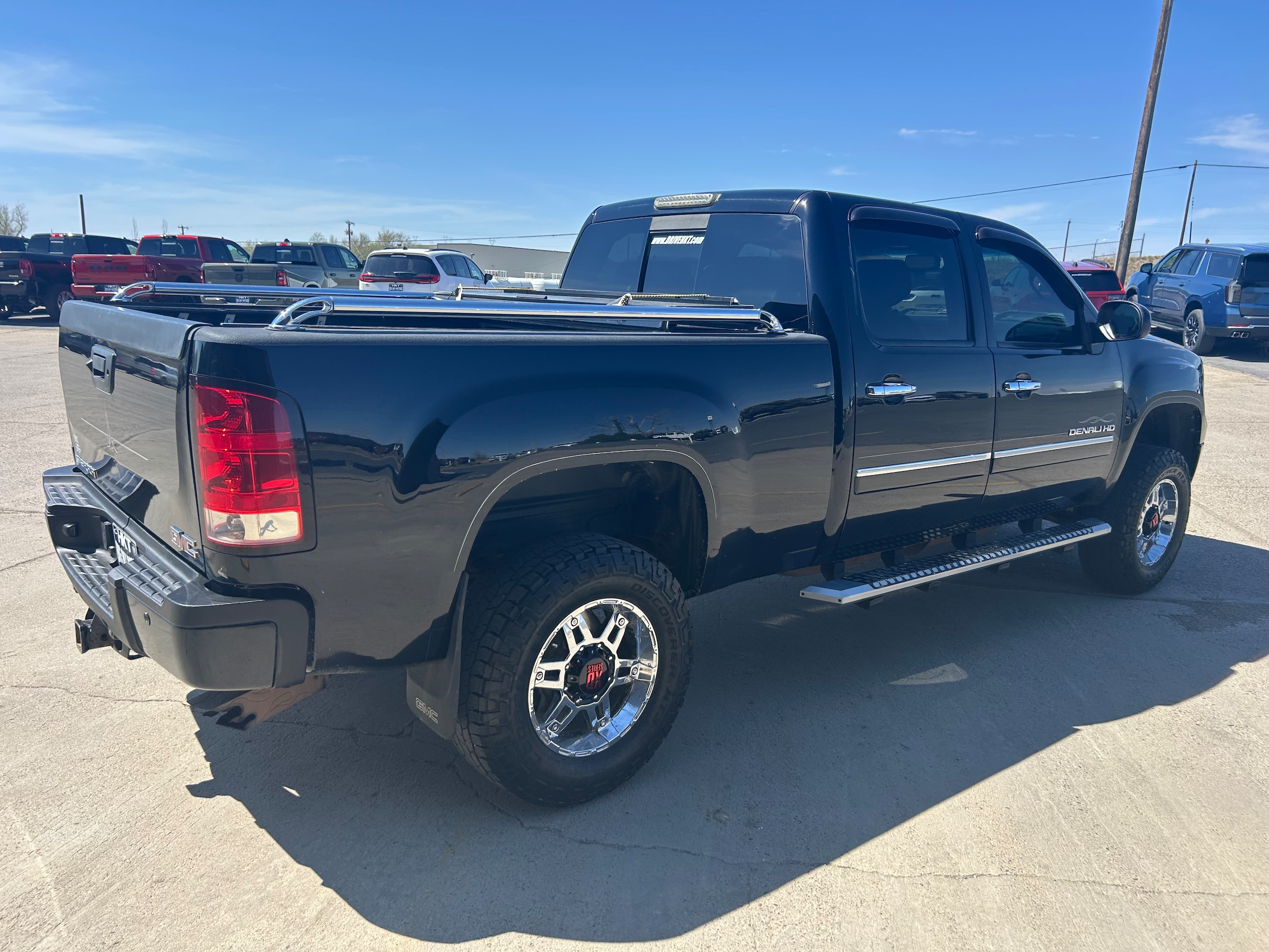 View vehicle photo 6