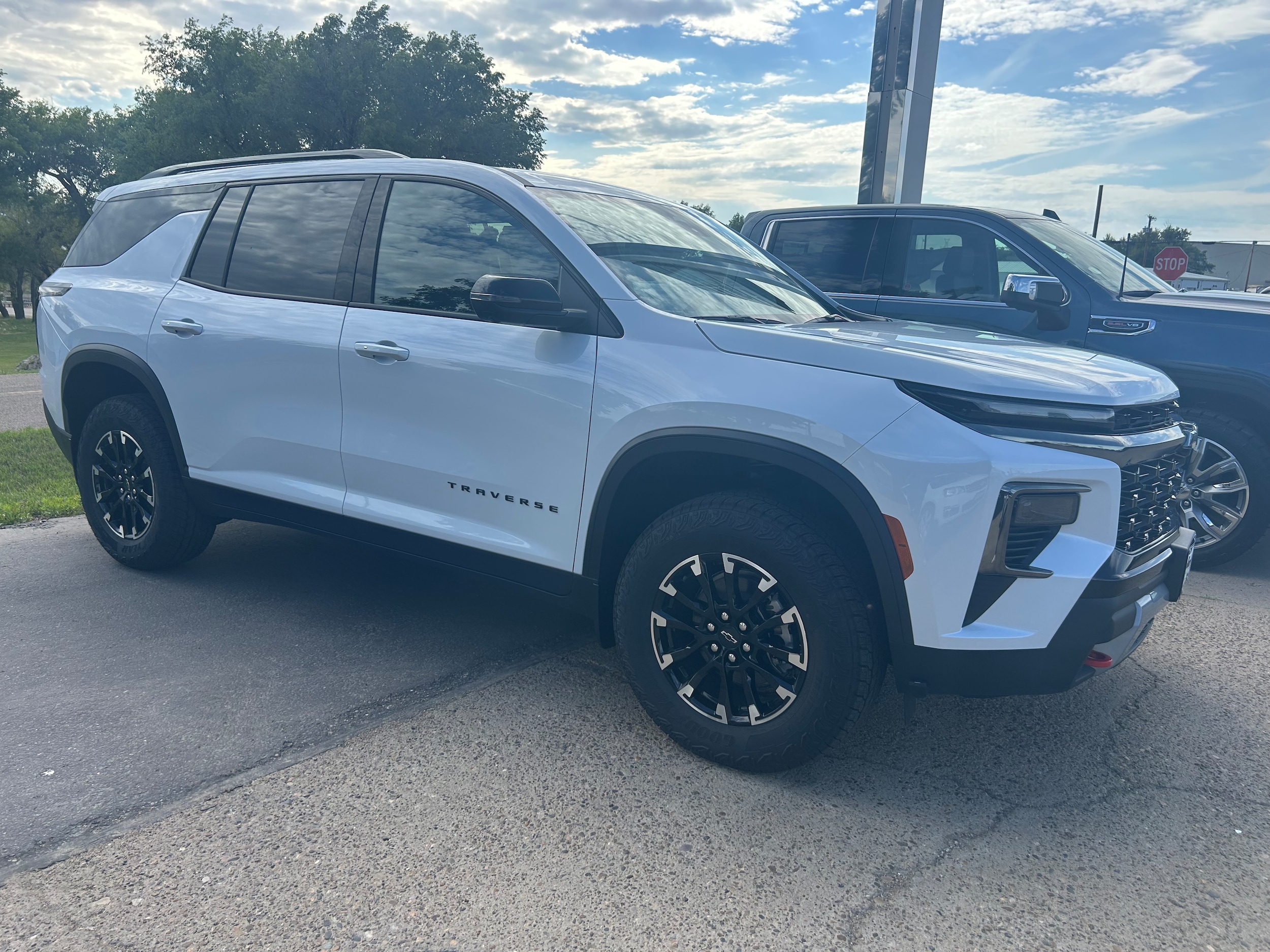 2026 Chevrolet Traverse Z71 - Polar White Tricoat exterior view 2