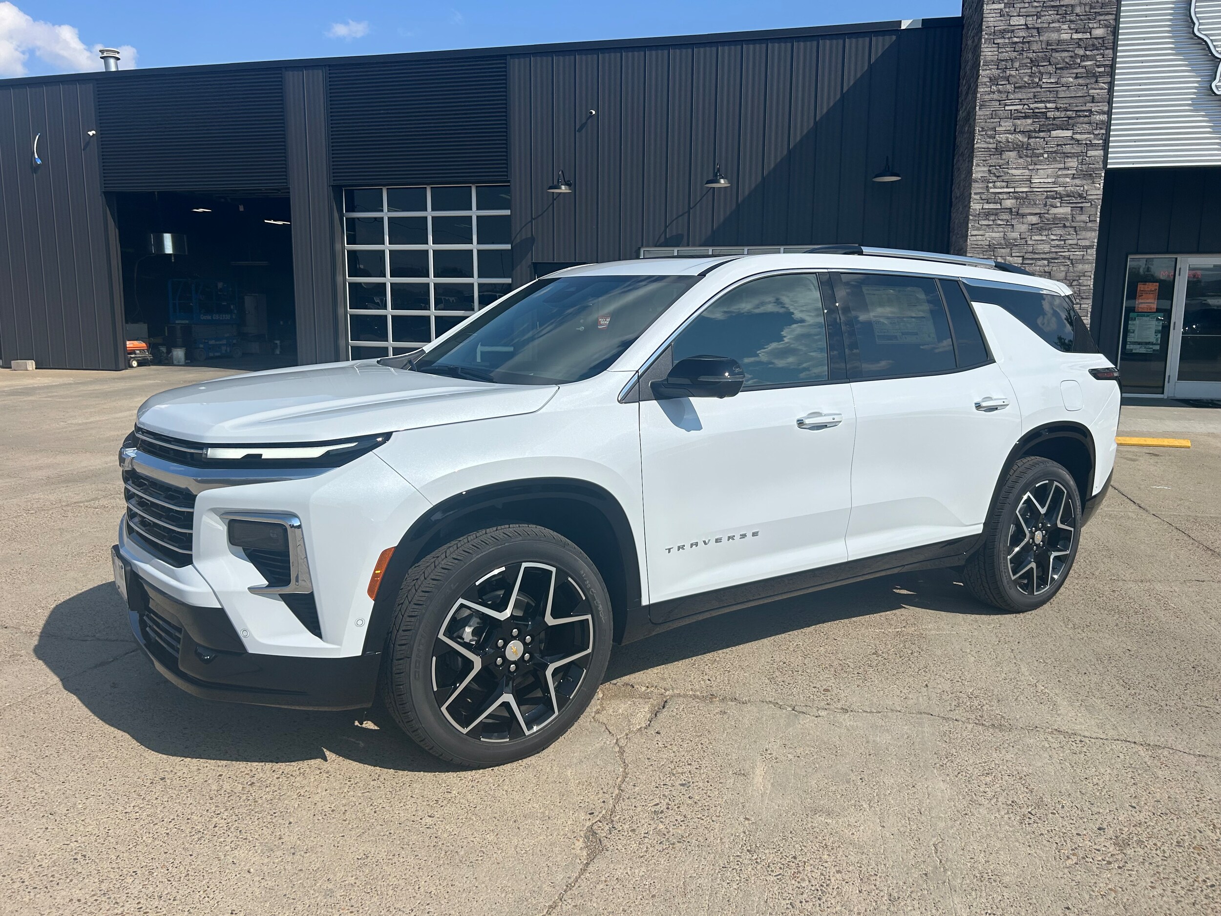 2026 Chevrolet Traverse High Country - Polar White Tricoat exterior view 2
