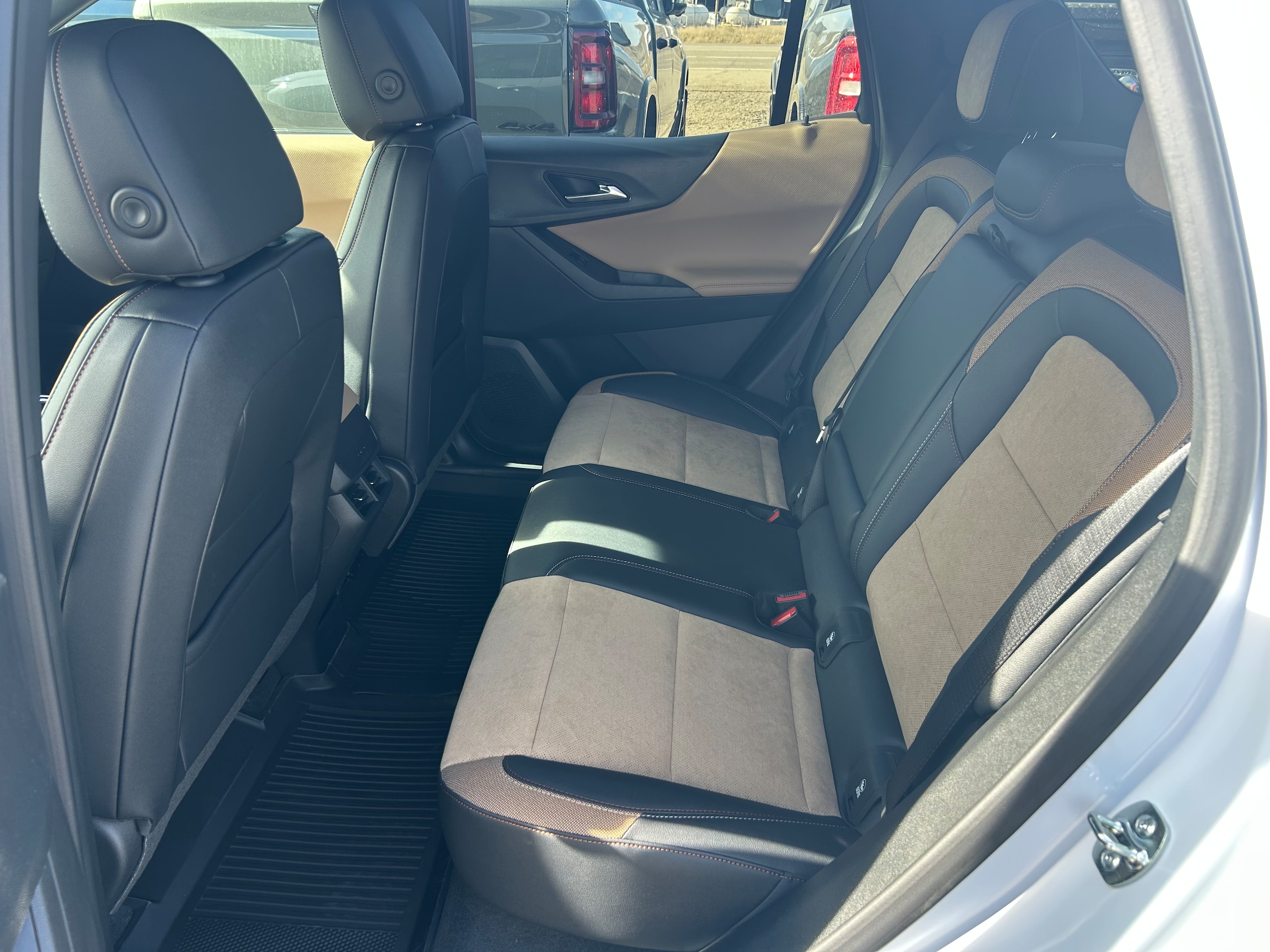 2026 Chevrolet Equinox Activ - Polar White Tricoat exterior view 8
