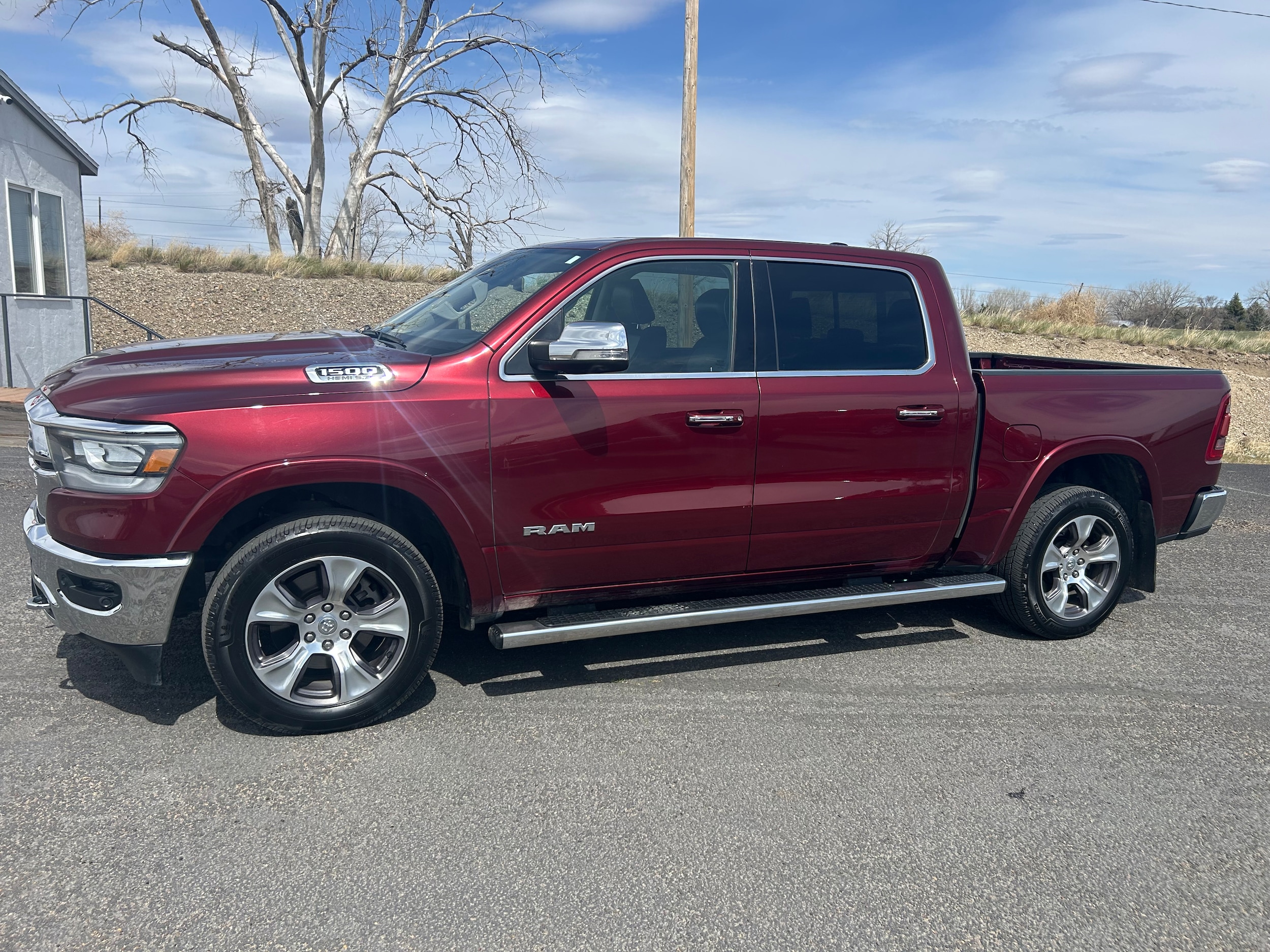 View vehicle photo 3