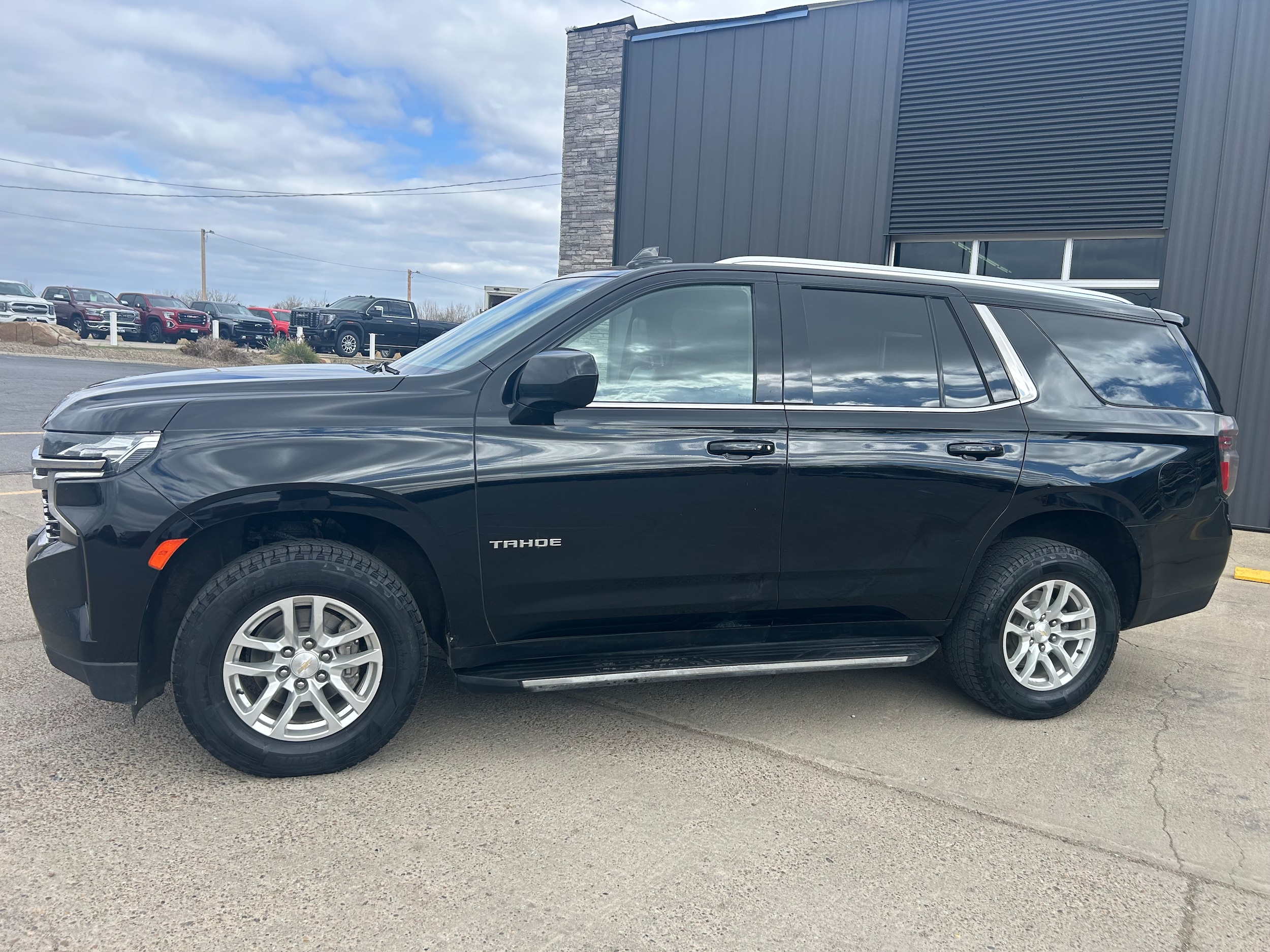 View vehicle photo 3