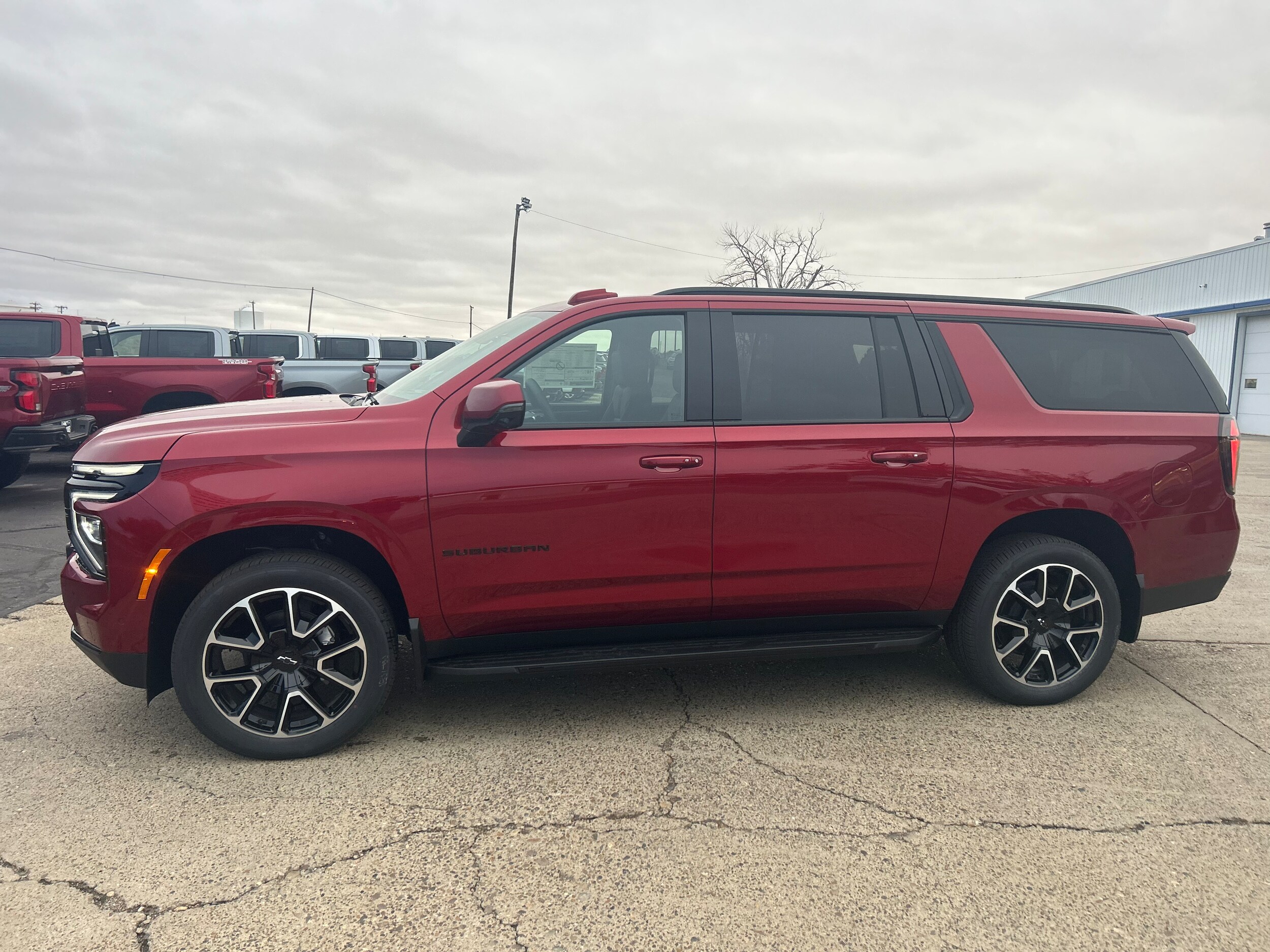 2026 Chevrolet Suburban RST photo 4