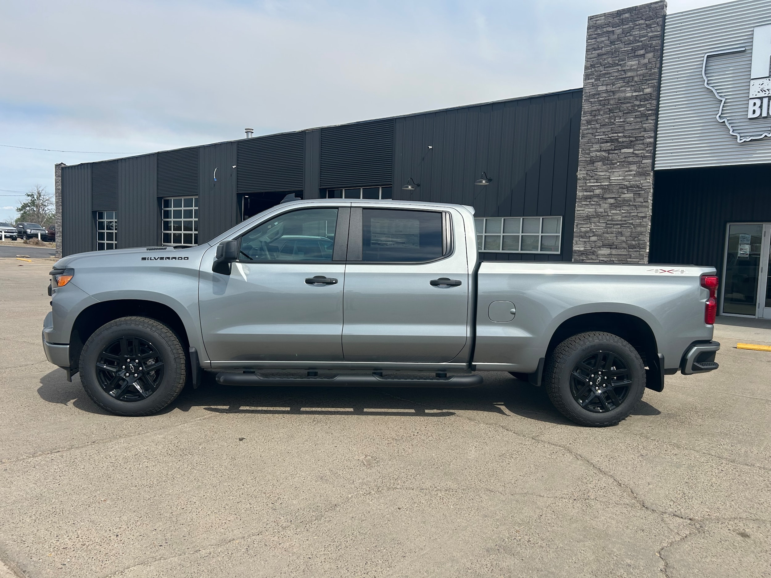 2026 Chevrolet Silverado 1500 Custom - Sterling Gray Metallic exterior view 3