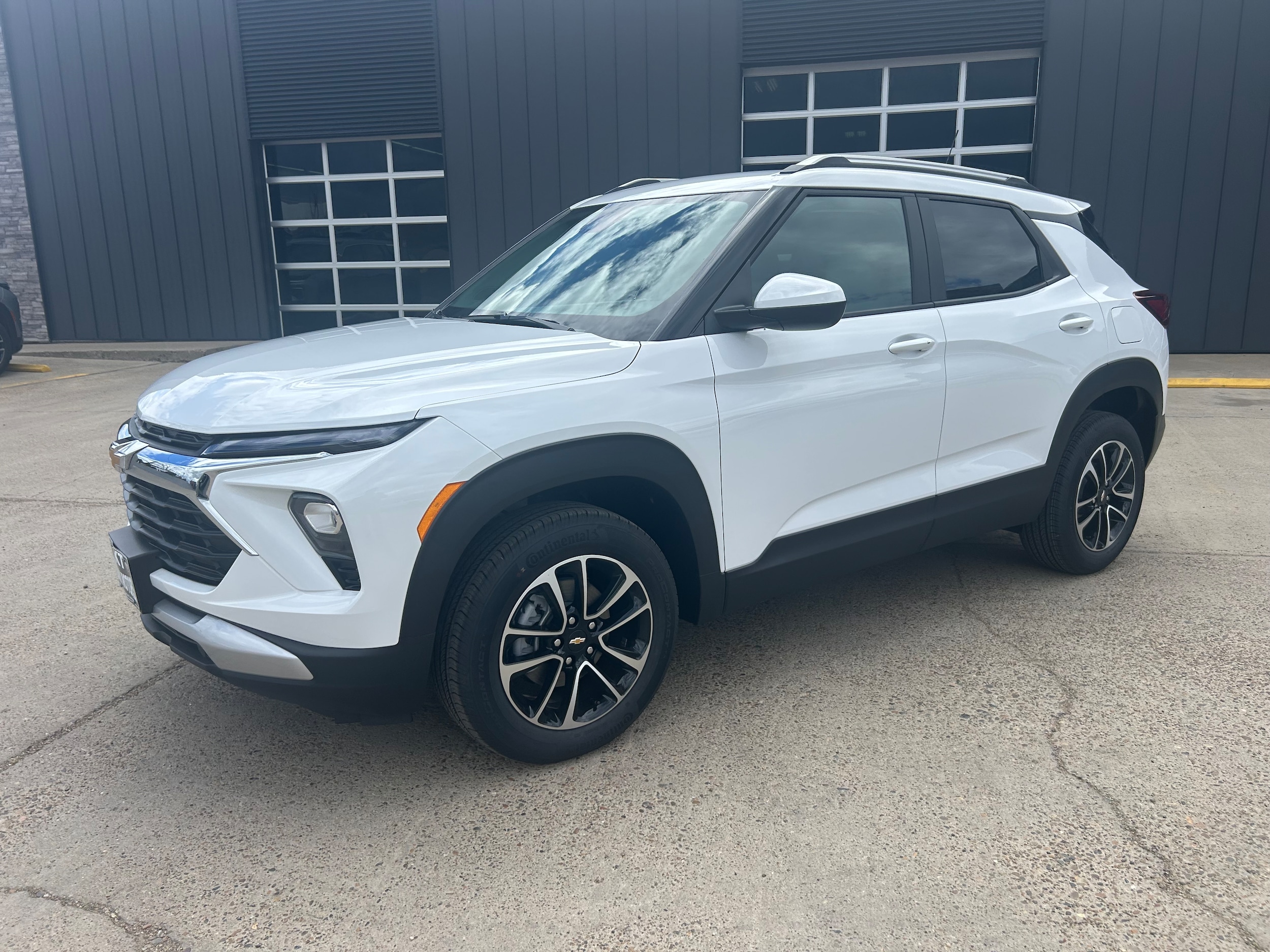 2026 Chevrolet Trailblazer LT - Summit White exterior view 2