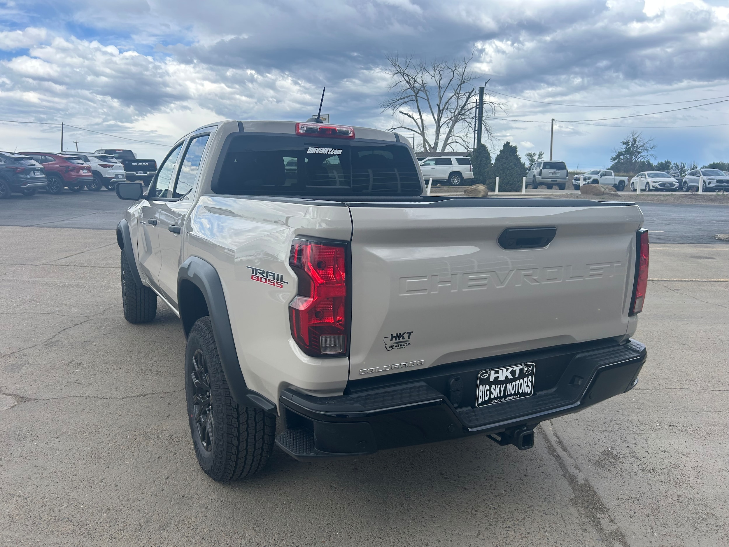 2026 Chevrolet Colorado Trail Boss - White Sands exterior view 5