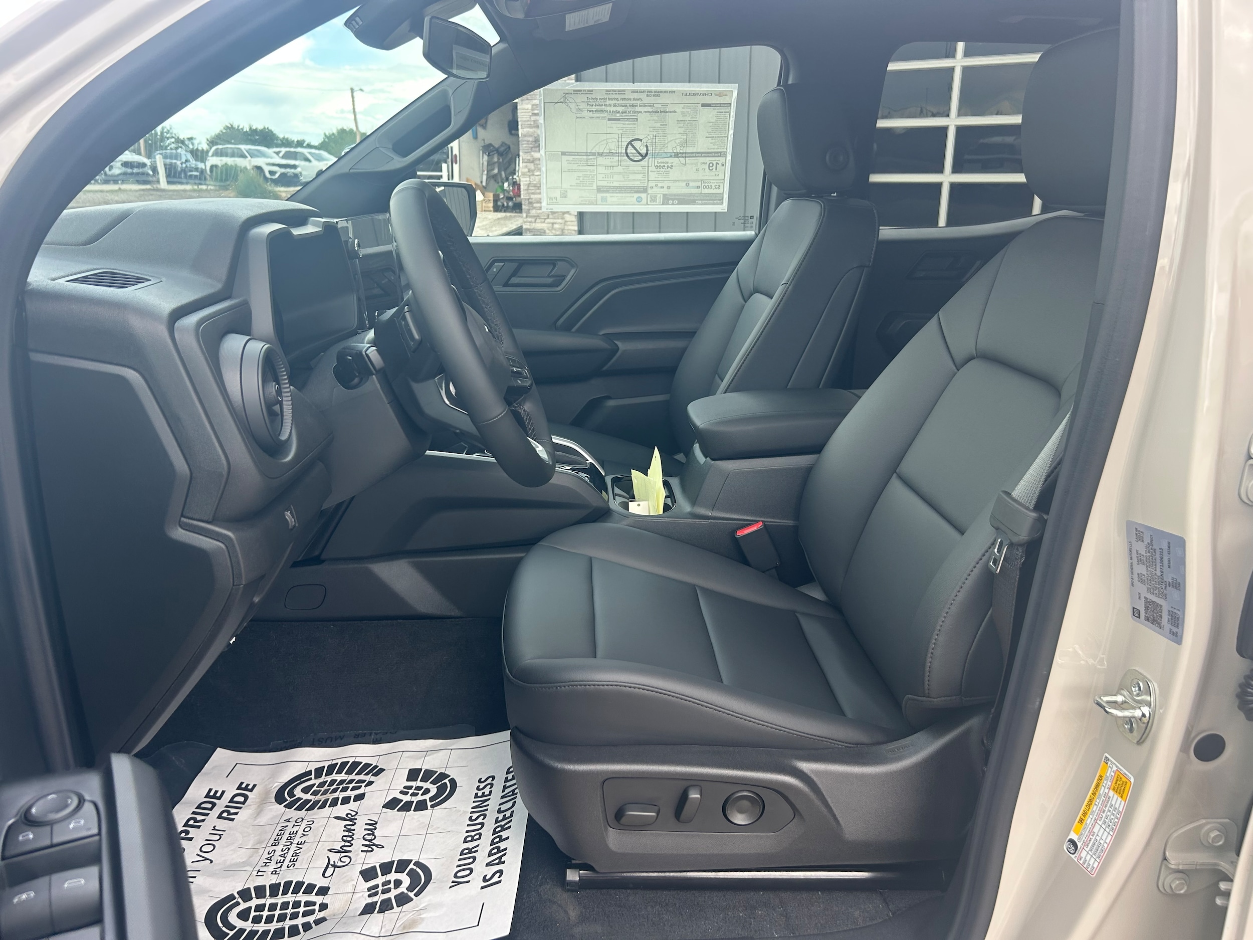 2026 Chevrolet Colorado Trail Boss - White Sands exterior view 7