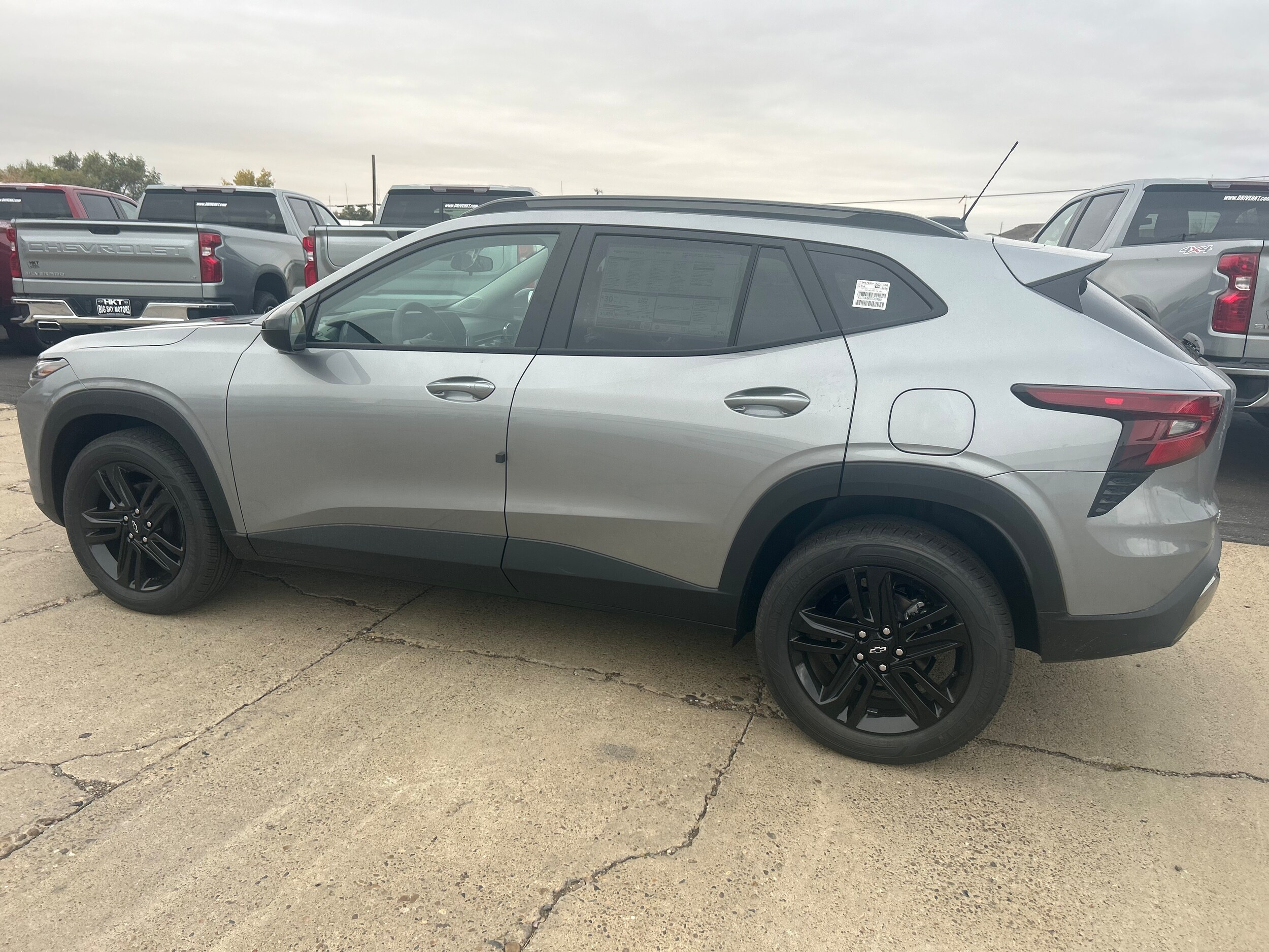 2026 Chevrolet Trax ACTIV photo 2