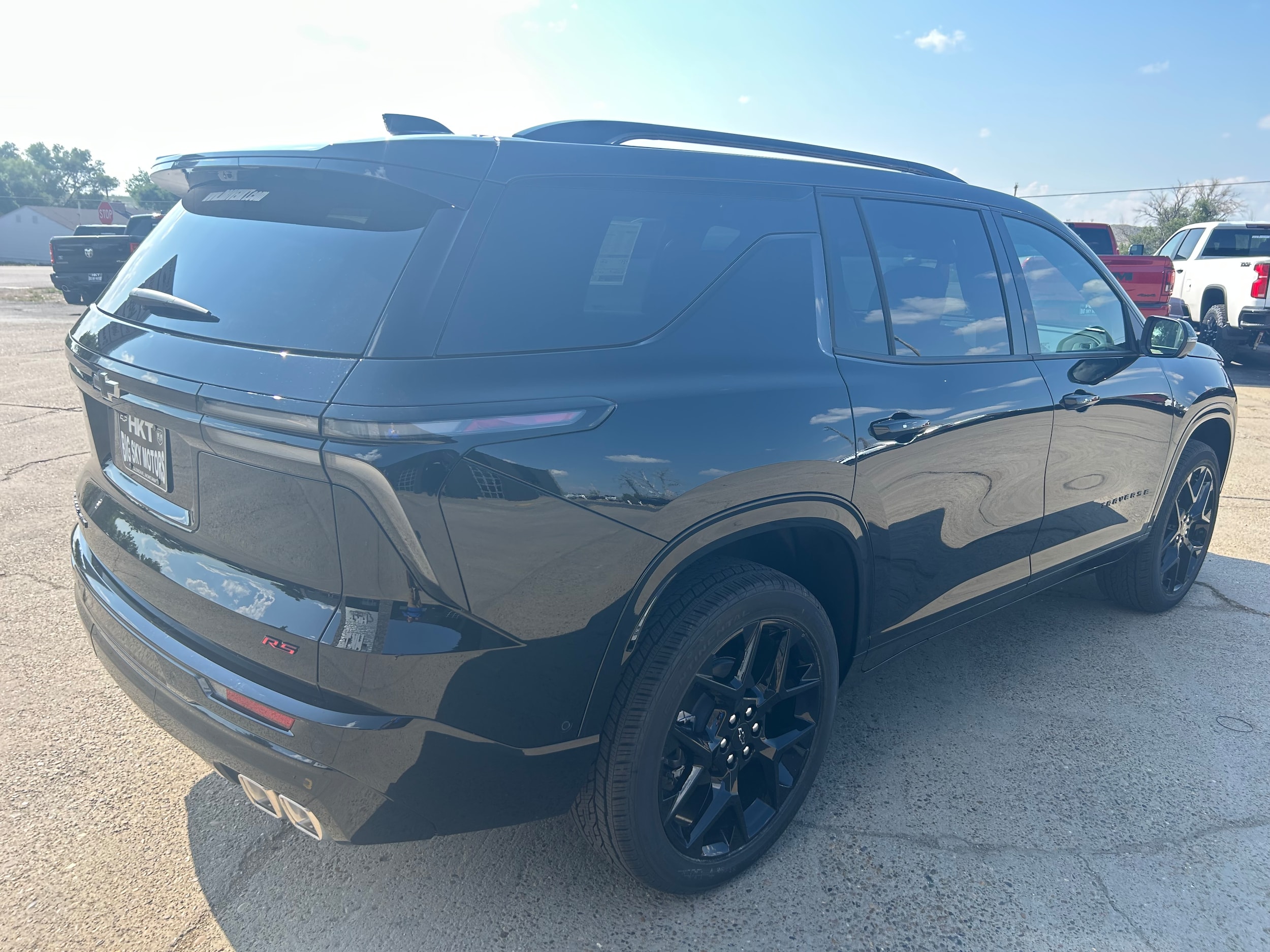 2026 Chevrolet Traverse RS - Mosaic Black Metallic exterior view 6