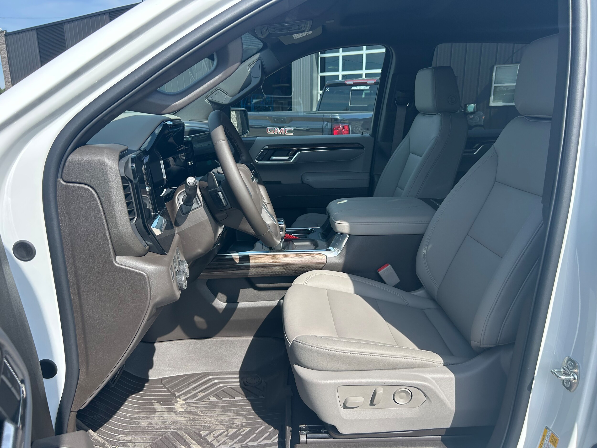 2026 Chevrolet Silverado 1500 LT Trail Boss - Summit White exterior view 5