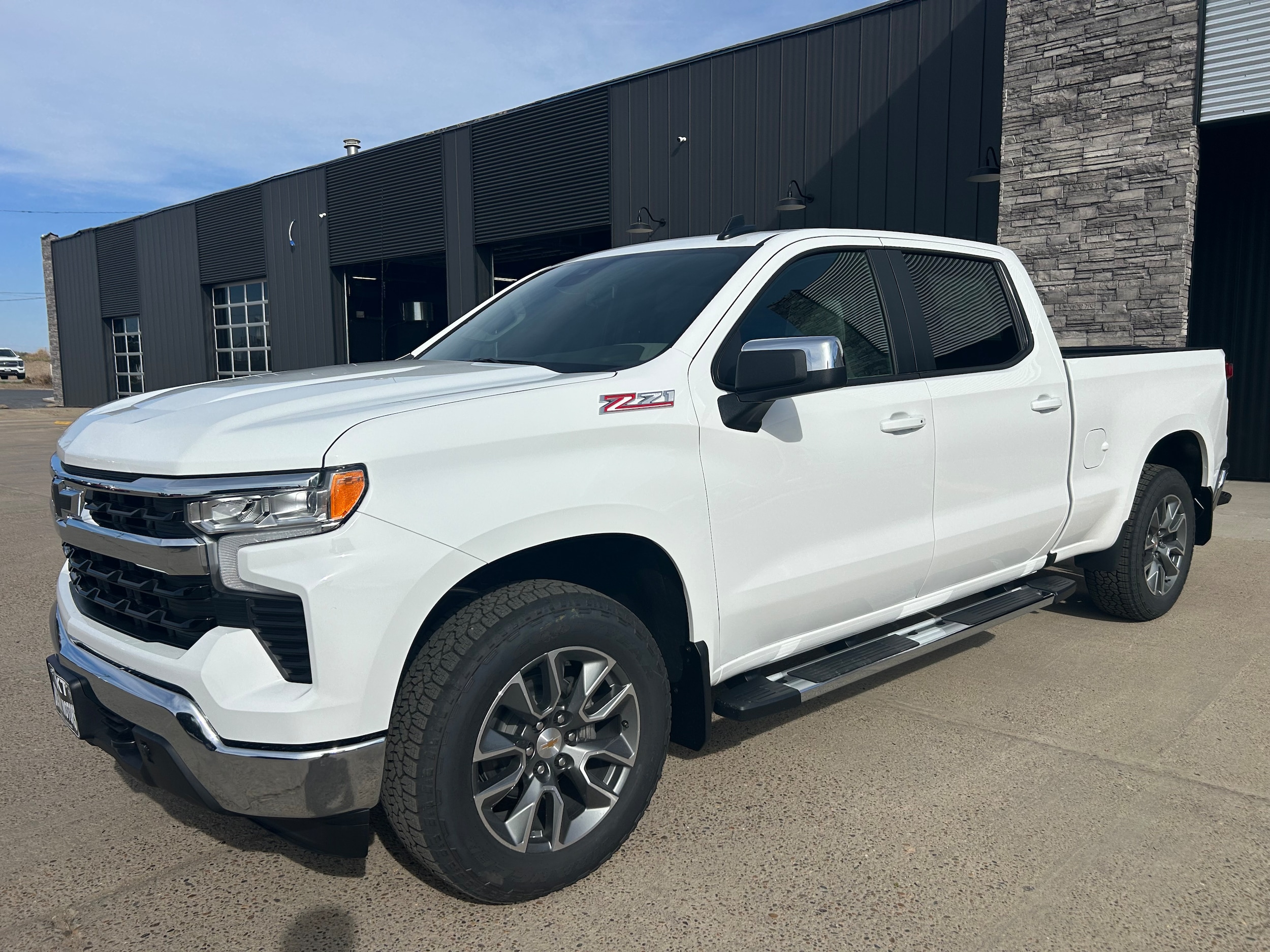 View vehicle photo 2