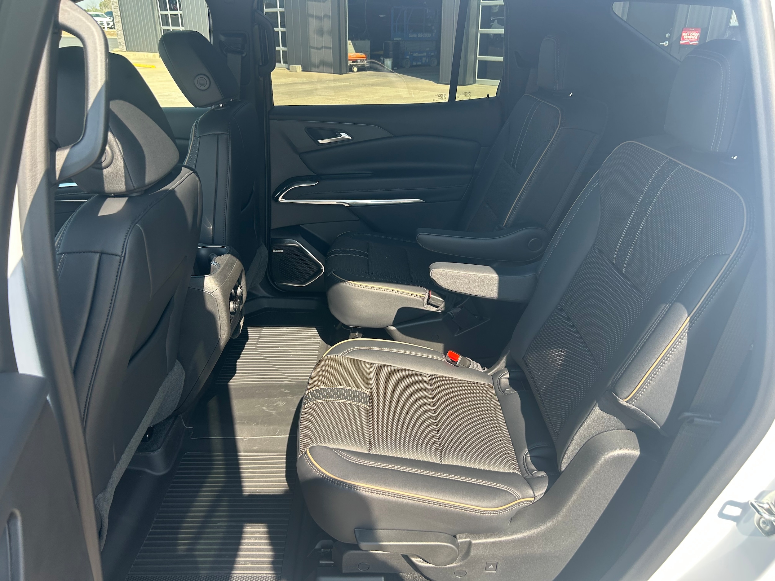 2026 Chevrolet Traverse High Country - Polar White Tricoat exterior view 7