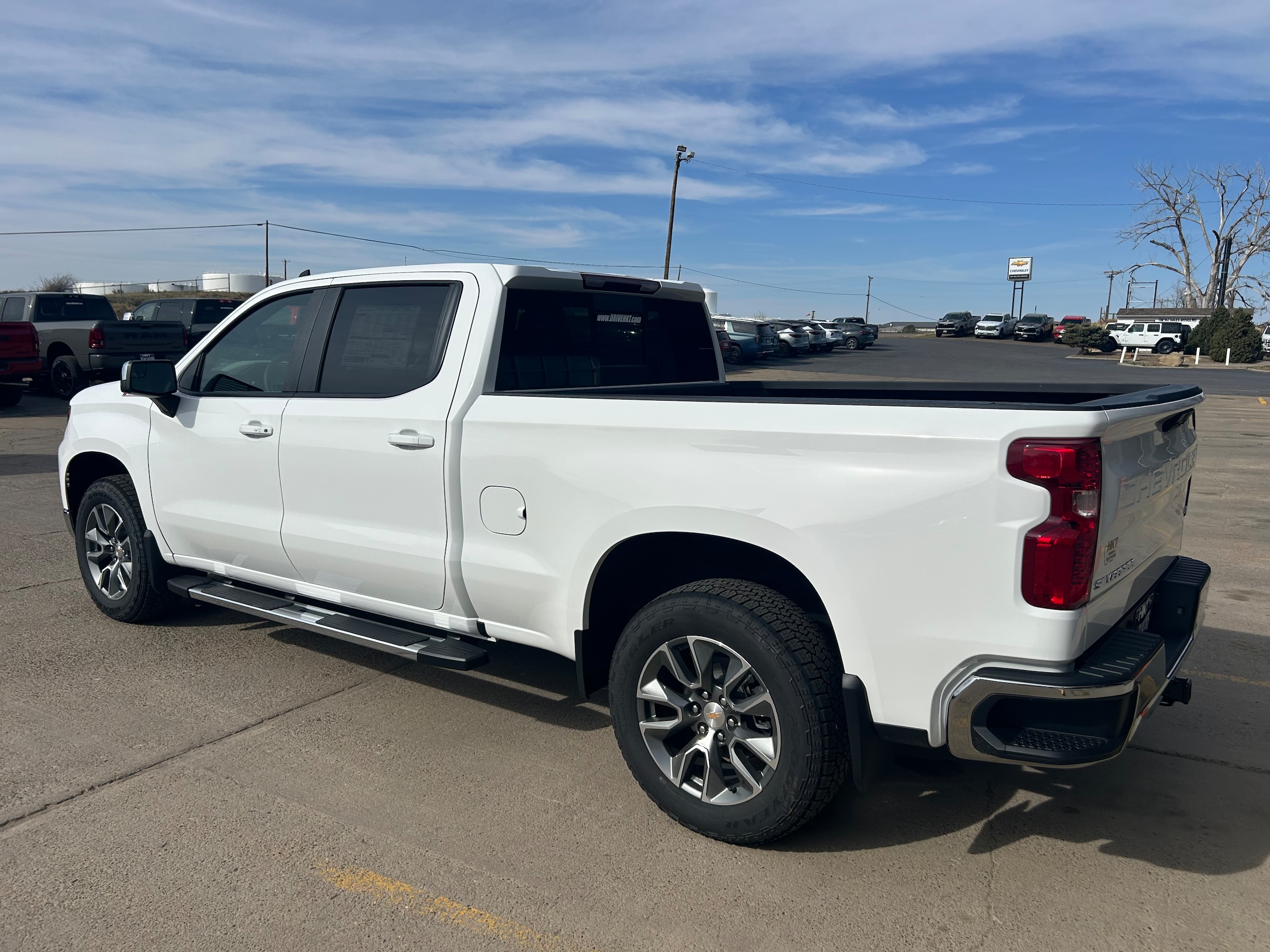 View vehicle photo 4