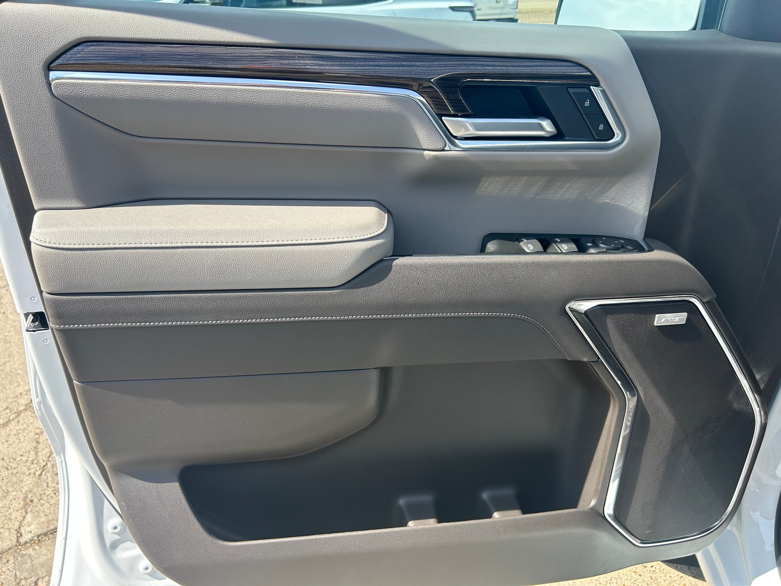 2026 Chevrolet Silverado 1500 LT Trail Boss - Summit White exterior view 8