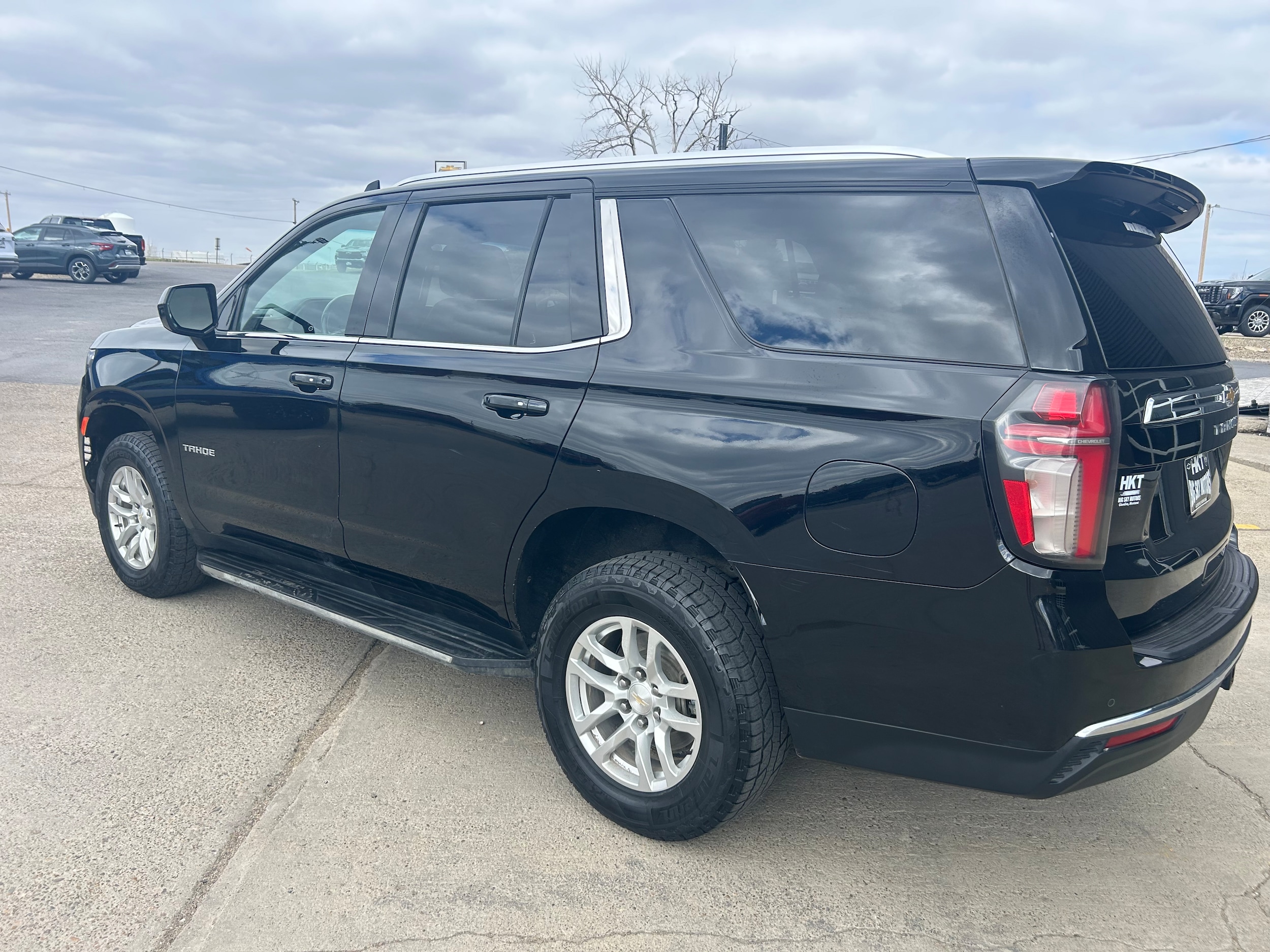 View vehicle photo 4