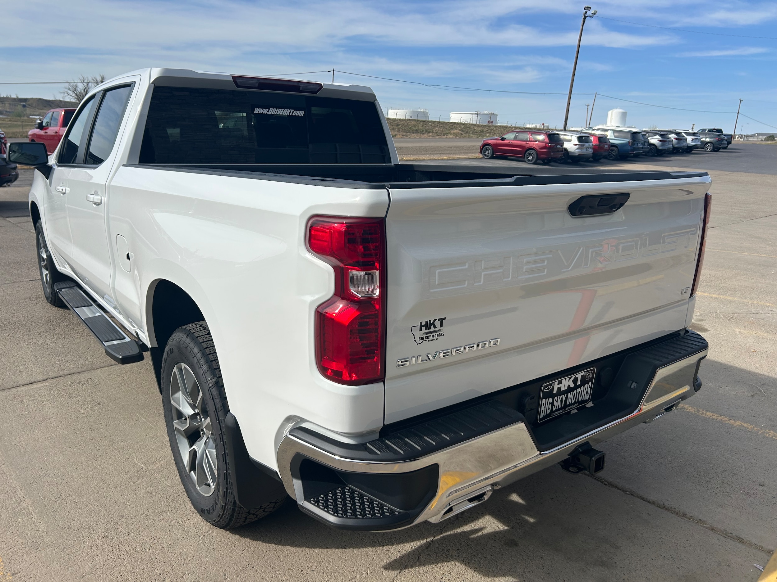 View vehicle photo 5