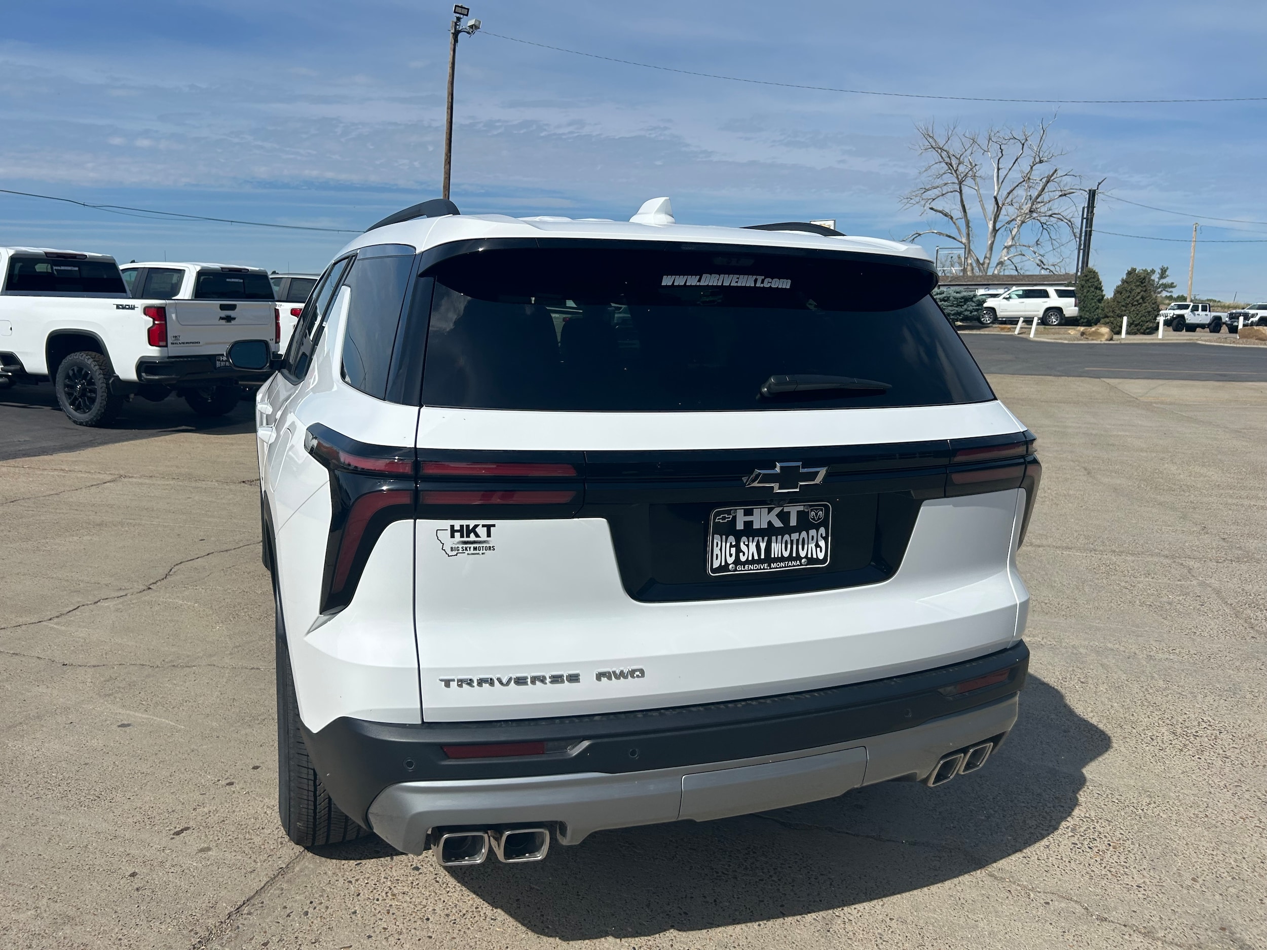 2026 Chevrolet Traverse LT - Summit White exterior view 5