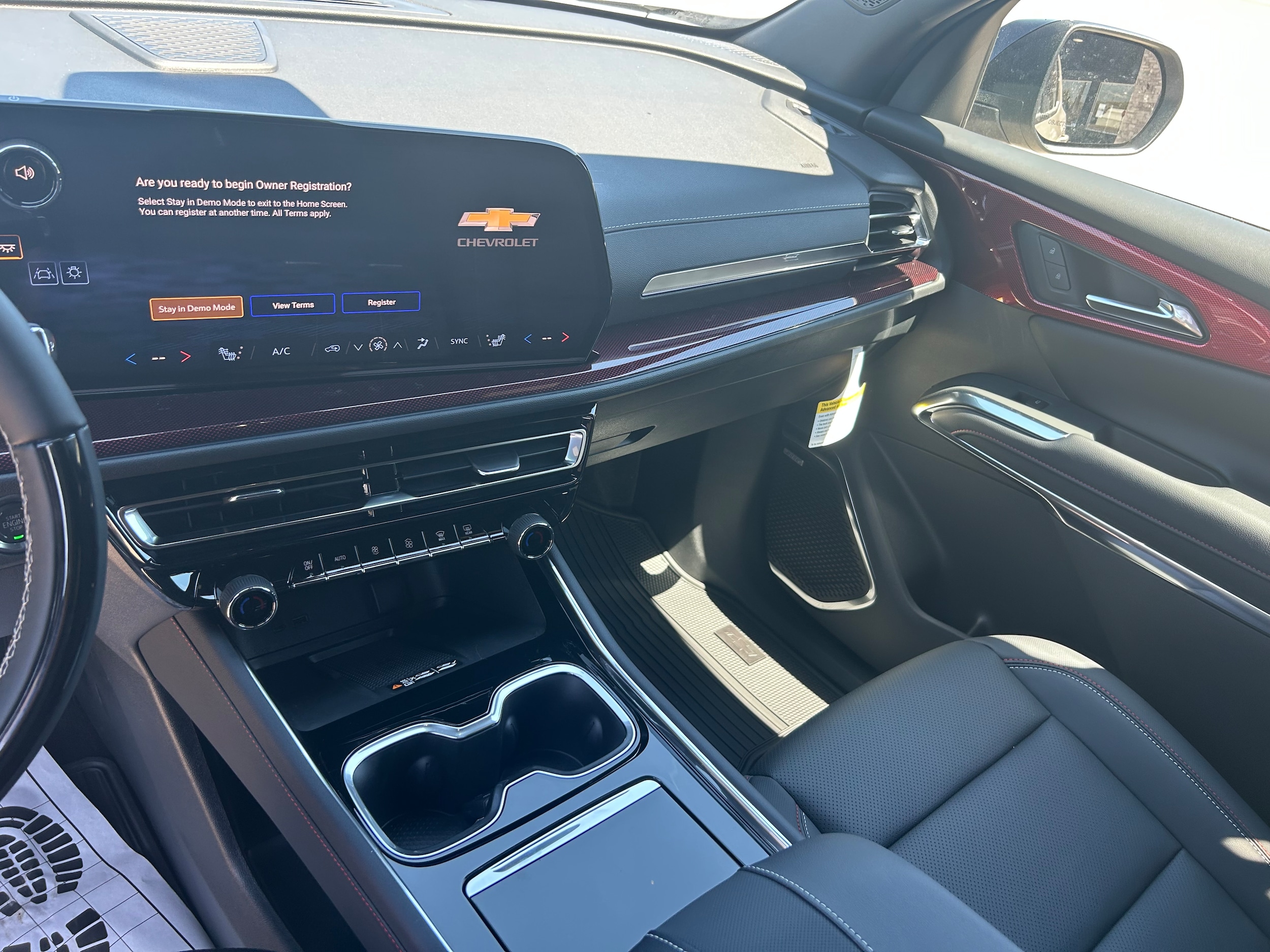 2026 Chevrolet Traverse Z71 - Sandstone Gray exterior view 10