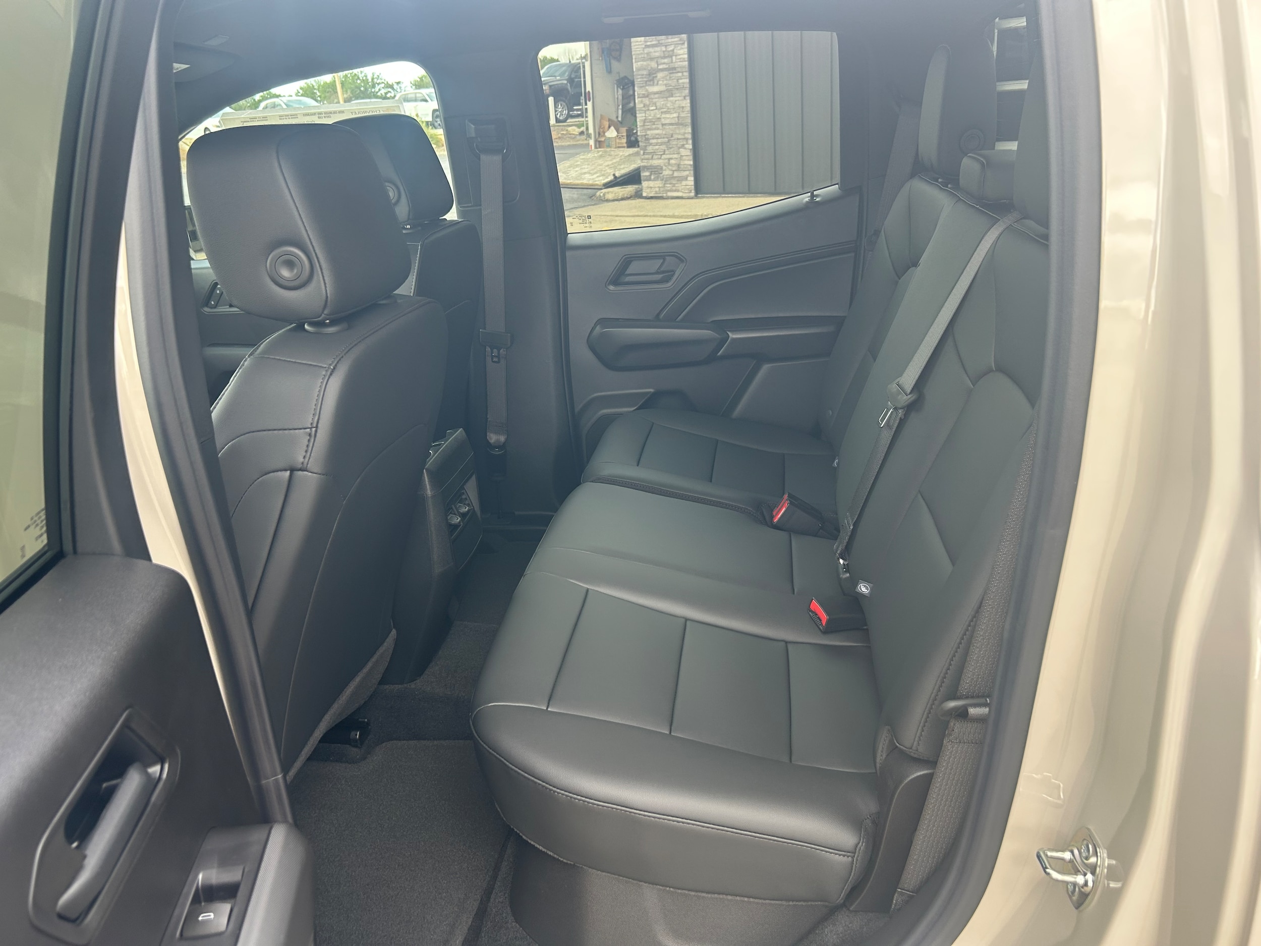 2026 Chevrolet Colorado Trail Boss - White Sands exterior view 8