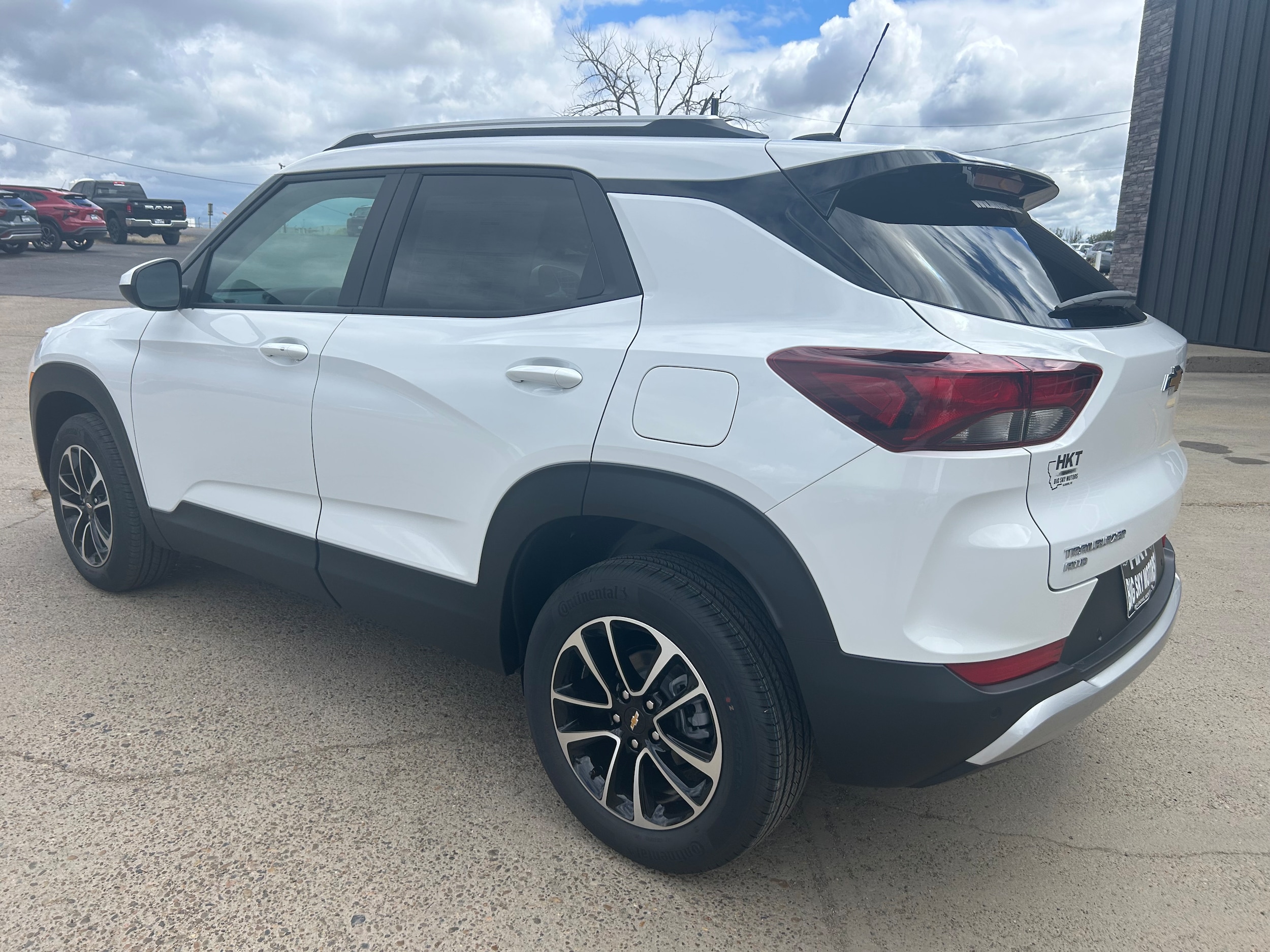 2026 Chevrolet Trailblazer LT - Summit White exterior view 4