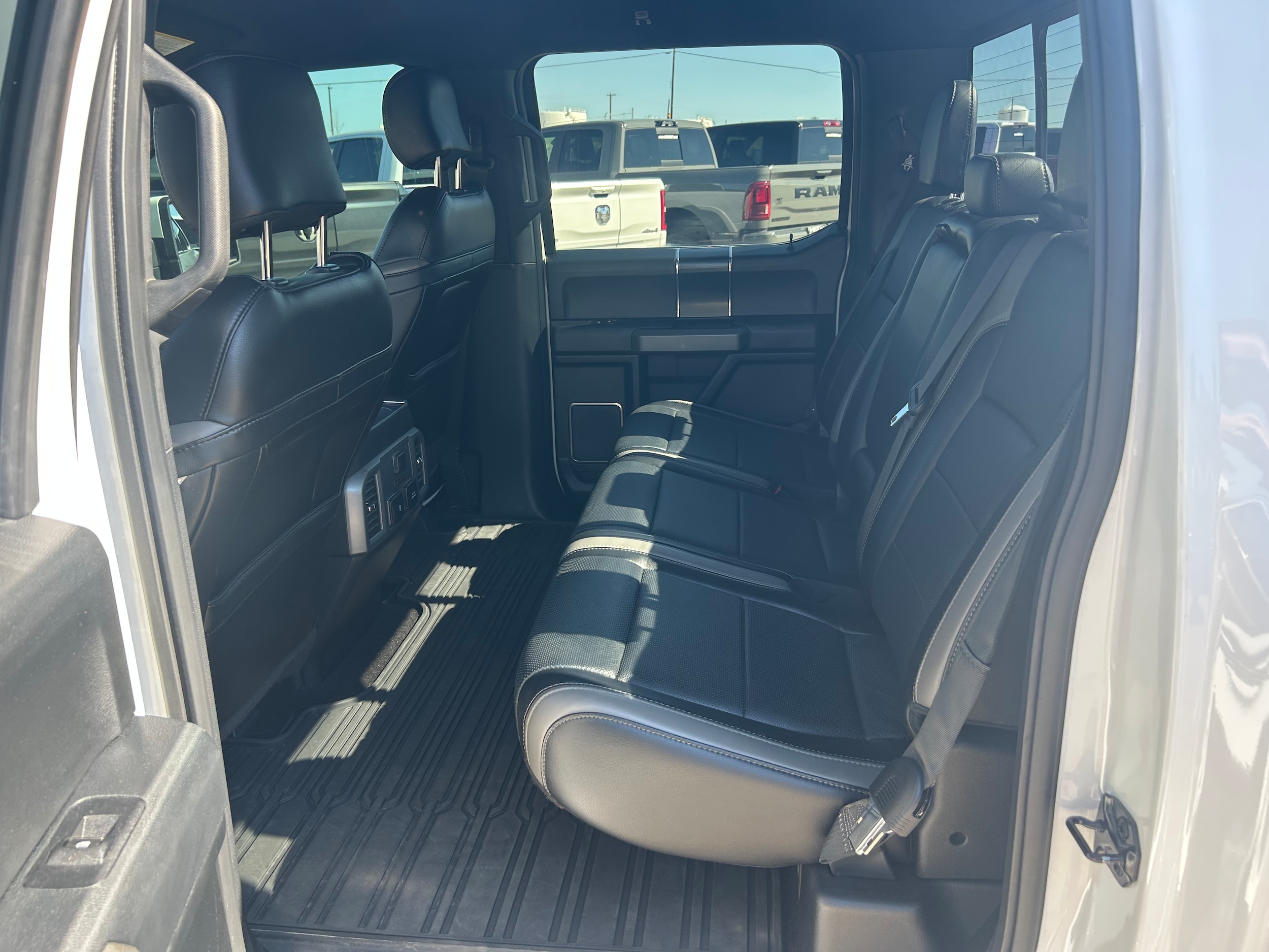 2018 Ford F-150 Raptor - White exterior view 9
