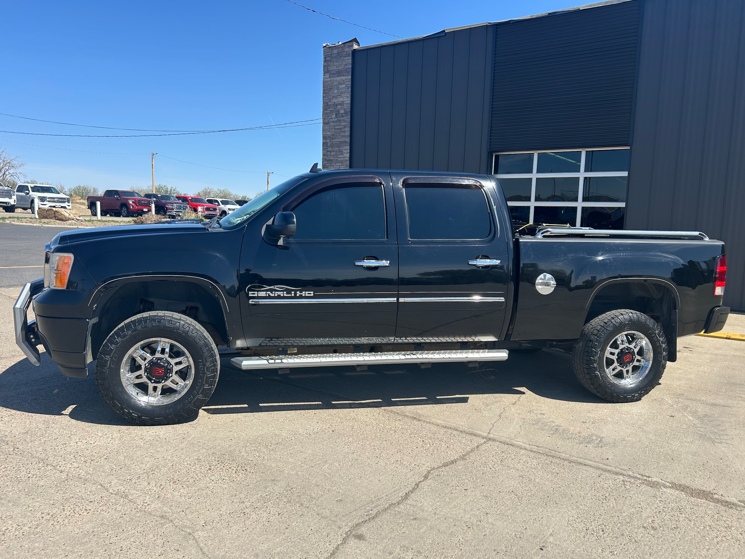 View vehicle photo 3