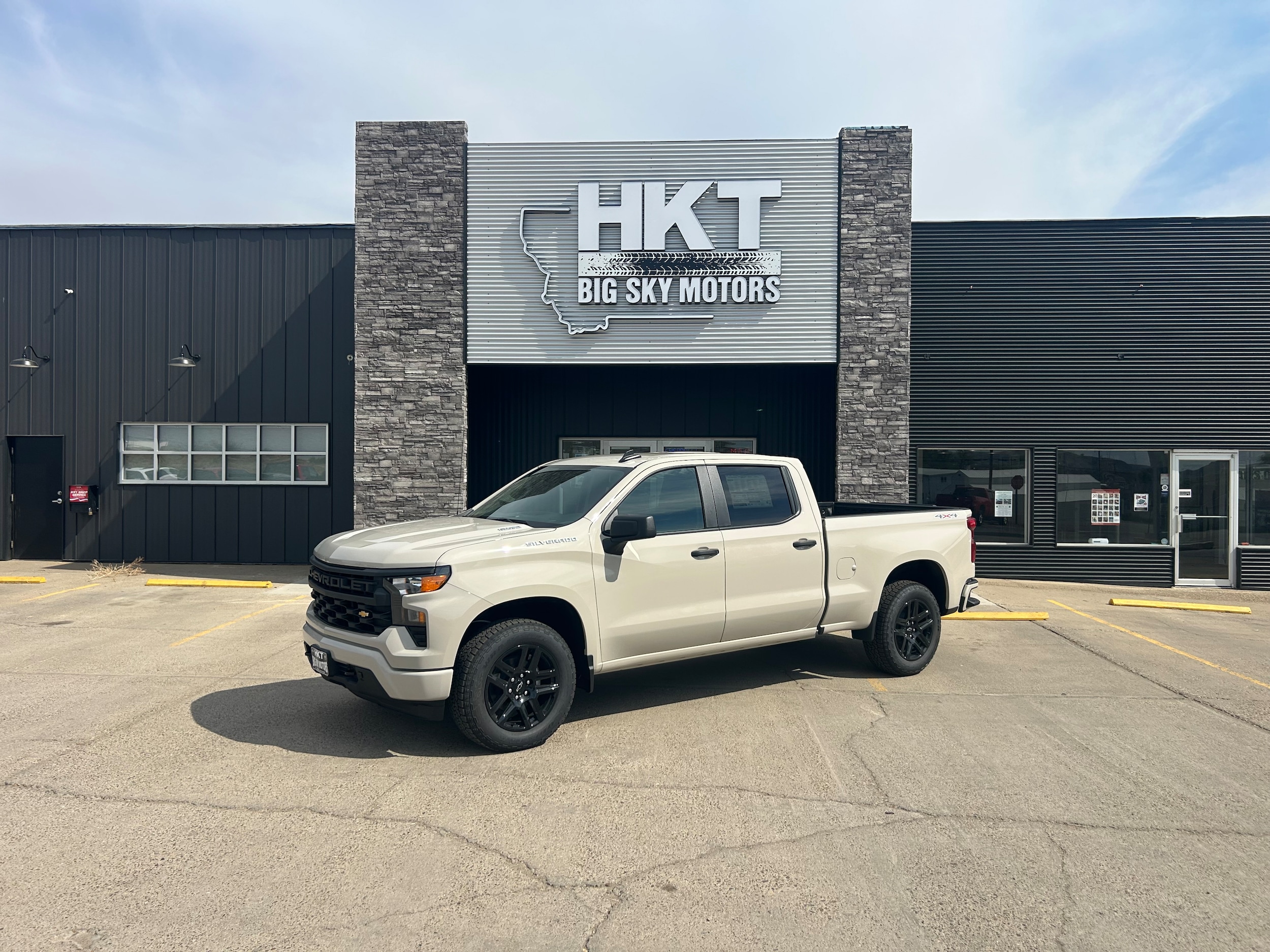 2026 Chevrolet Silverado 1500 Custom - White Sands exterior view 2