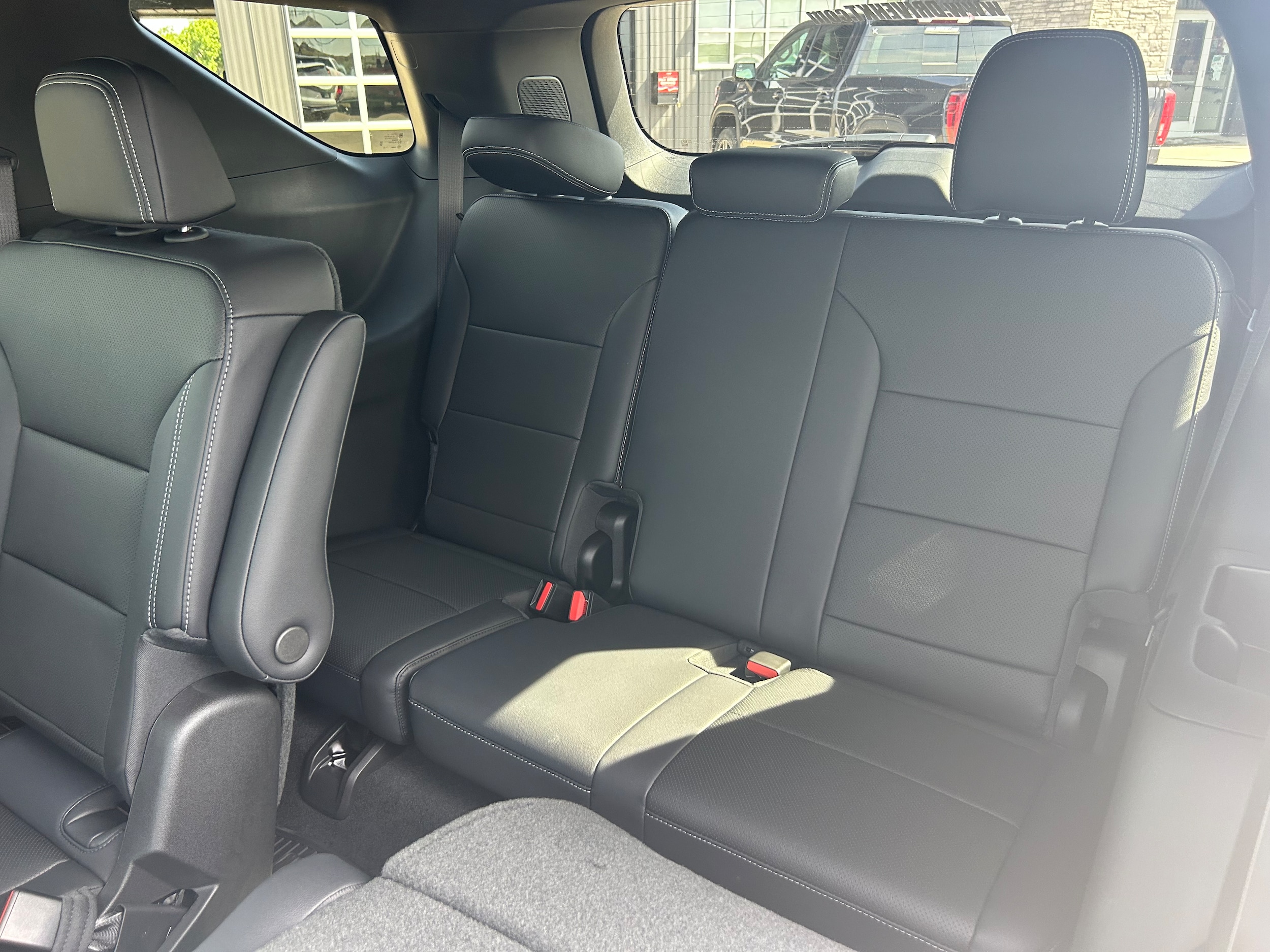 2026 Chevrolet Traverse LT - Summit White exterior view 9