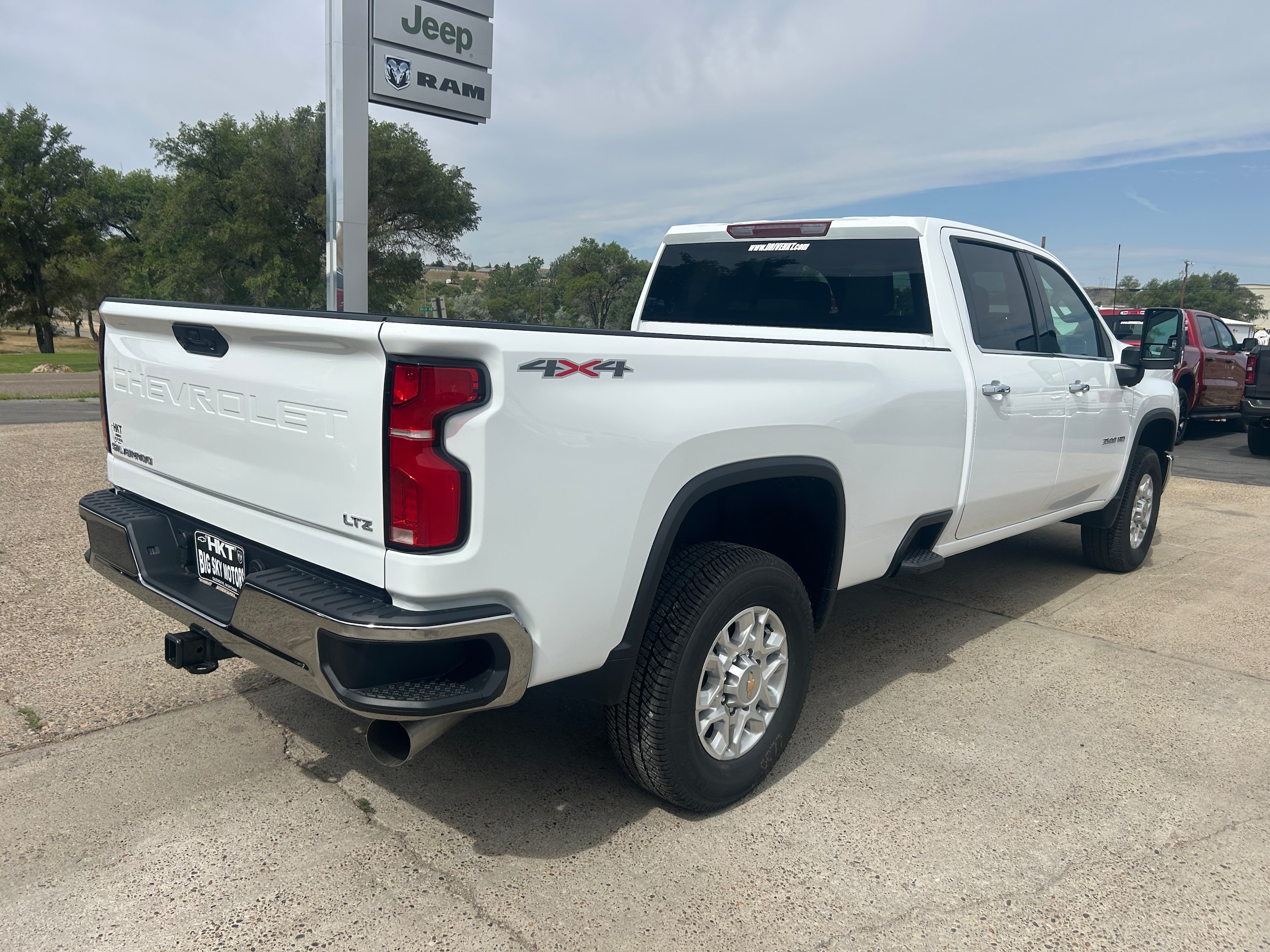 2026 Chevrolet Silverado 3500 HD LTZ - Summit White exterior view 5