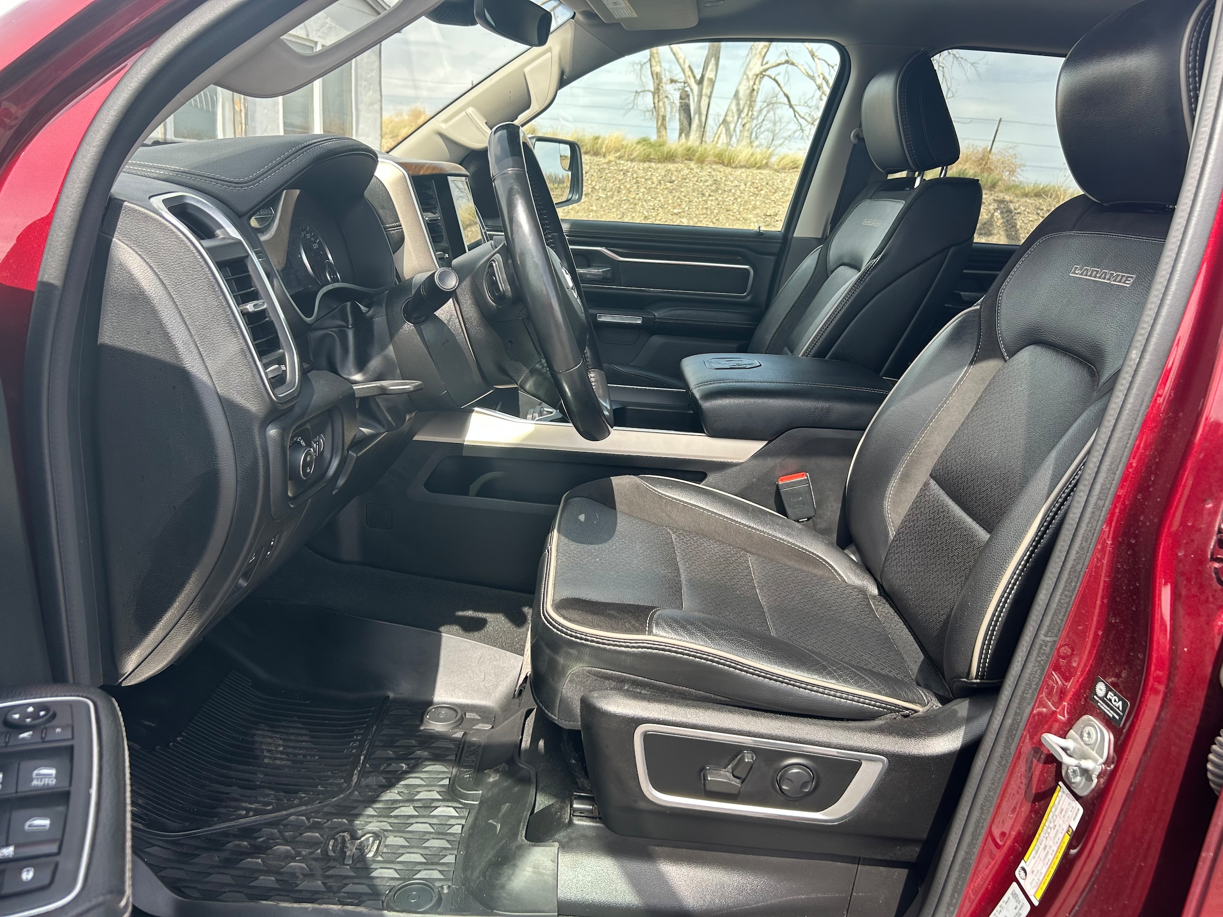 View vehicle photo 7