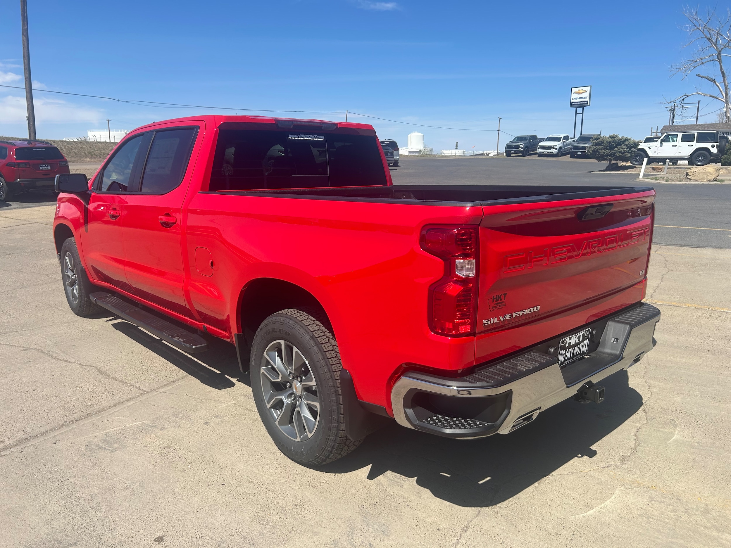 View vehicle photo 5