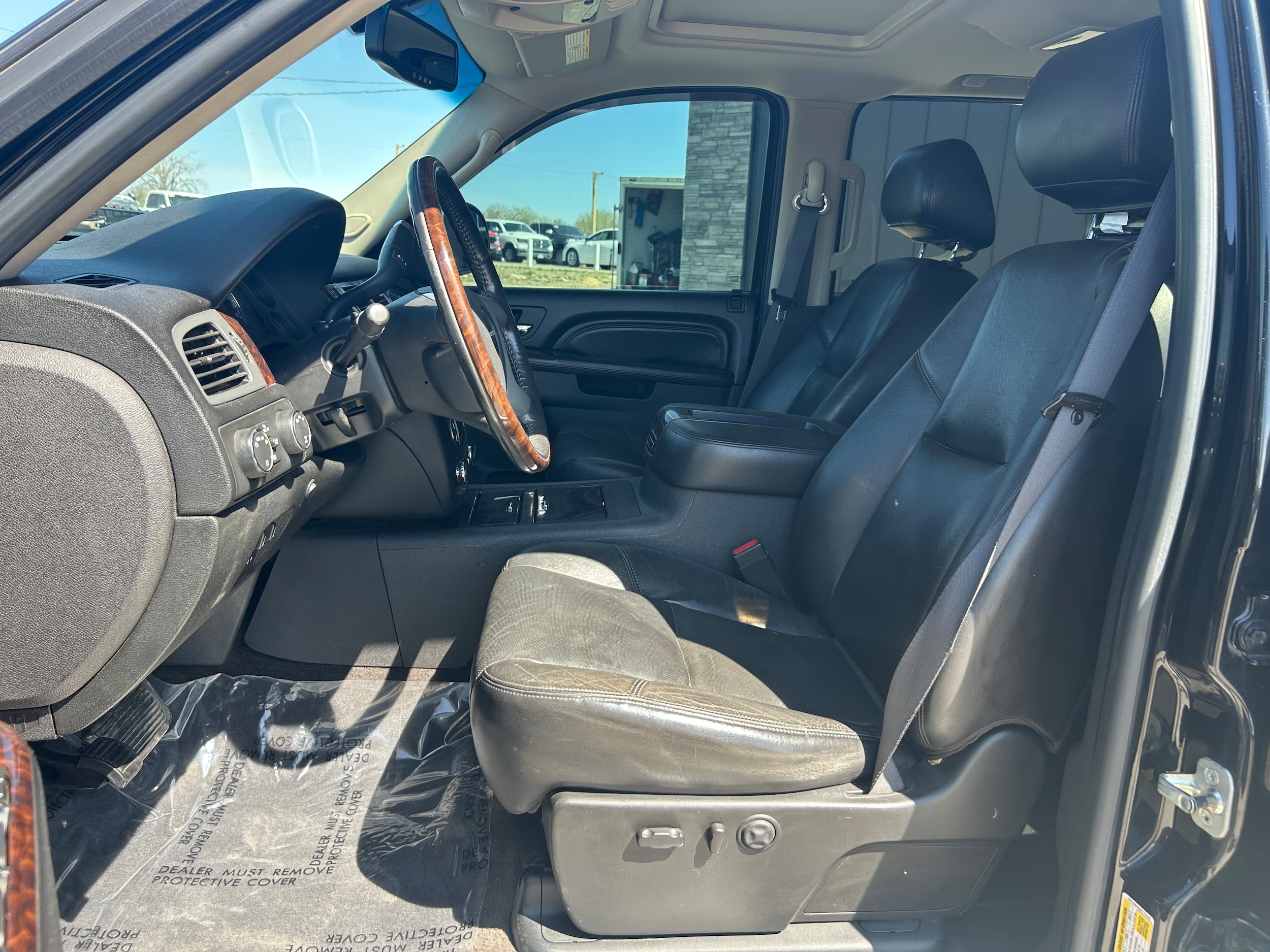 View vehicle photo 7