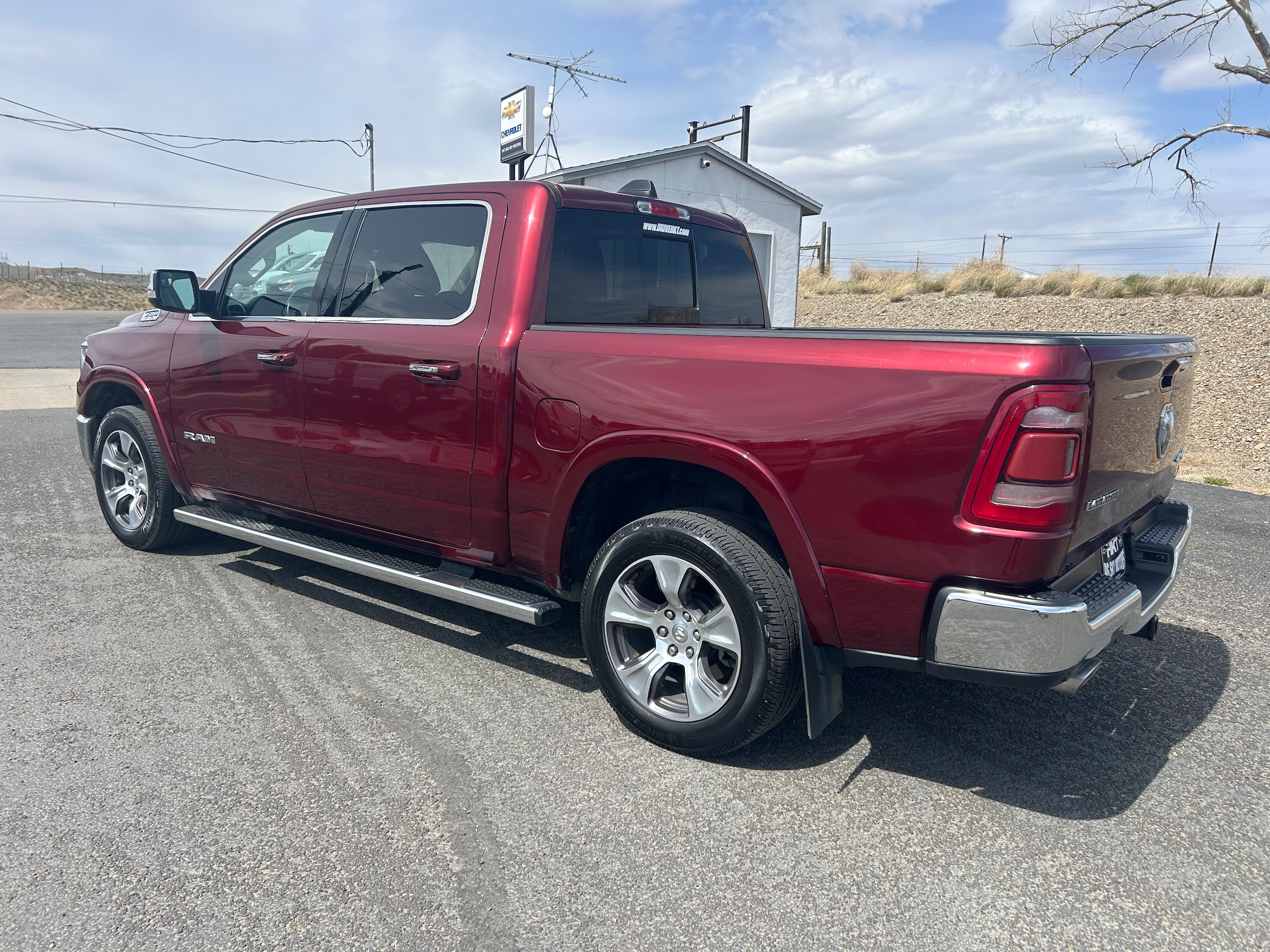 View vehicle photo 4