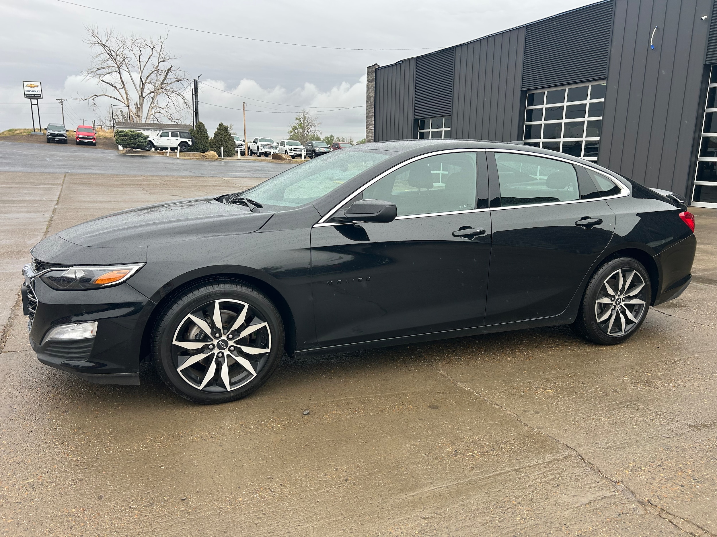View vehicle photo 3