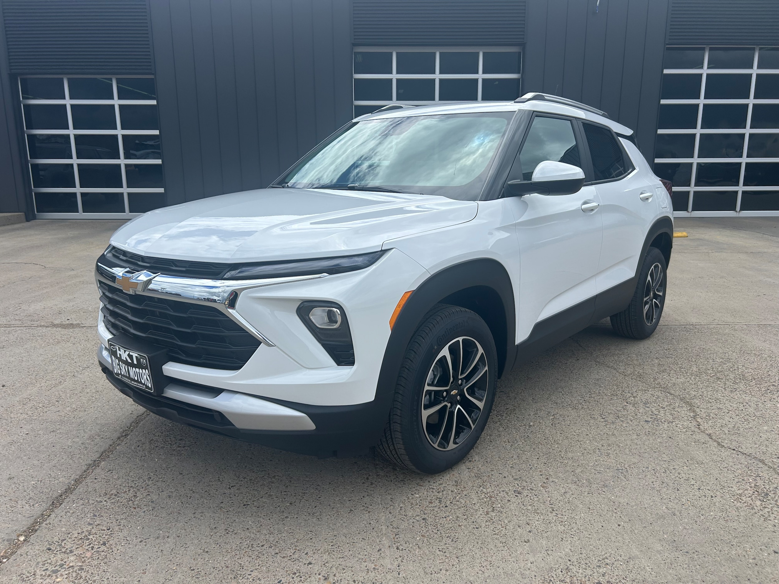 2026 Chevrolet Trailblazer LT - Summit White exterior view 1