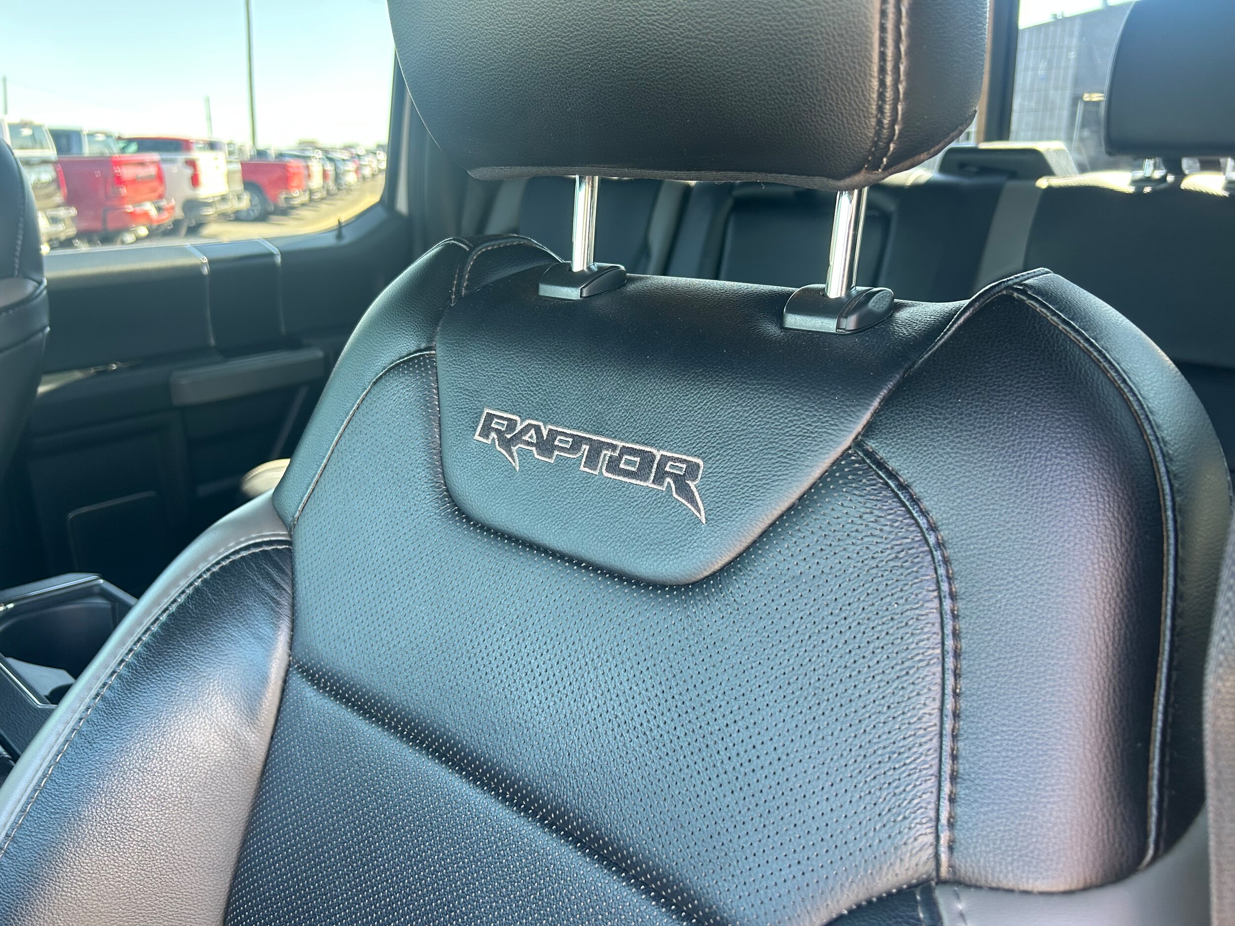 2018 Ford F-150 Raptor - White exterior view 12