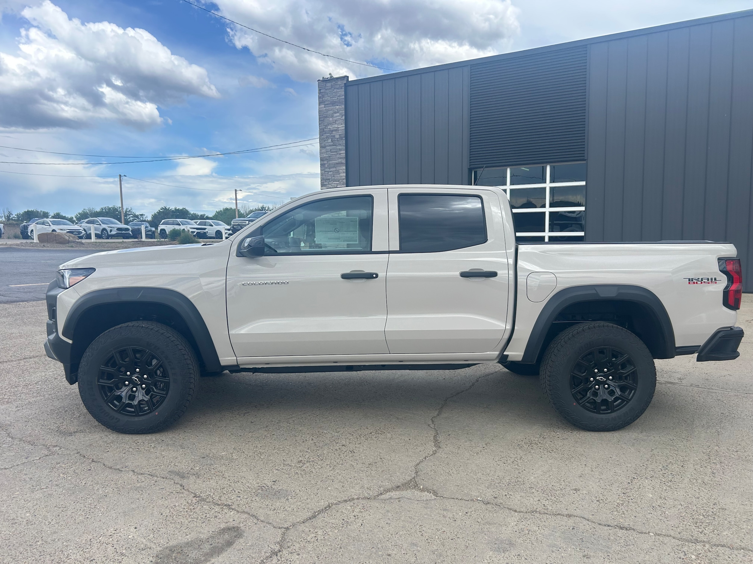 2026 Chevrolet Colorado Trail Boss - White Sands exterior view 3