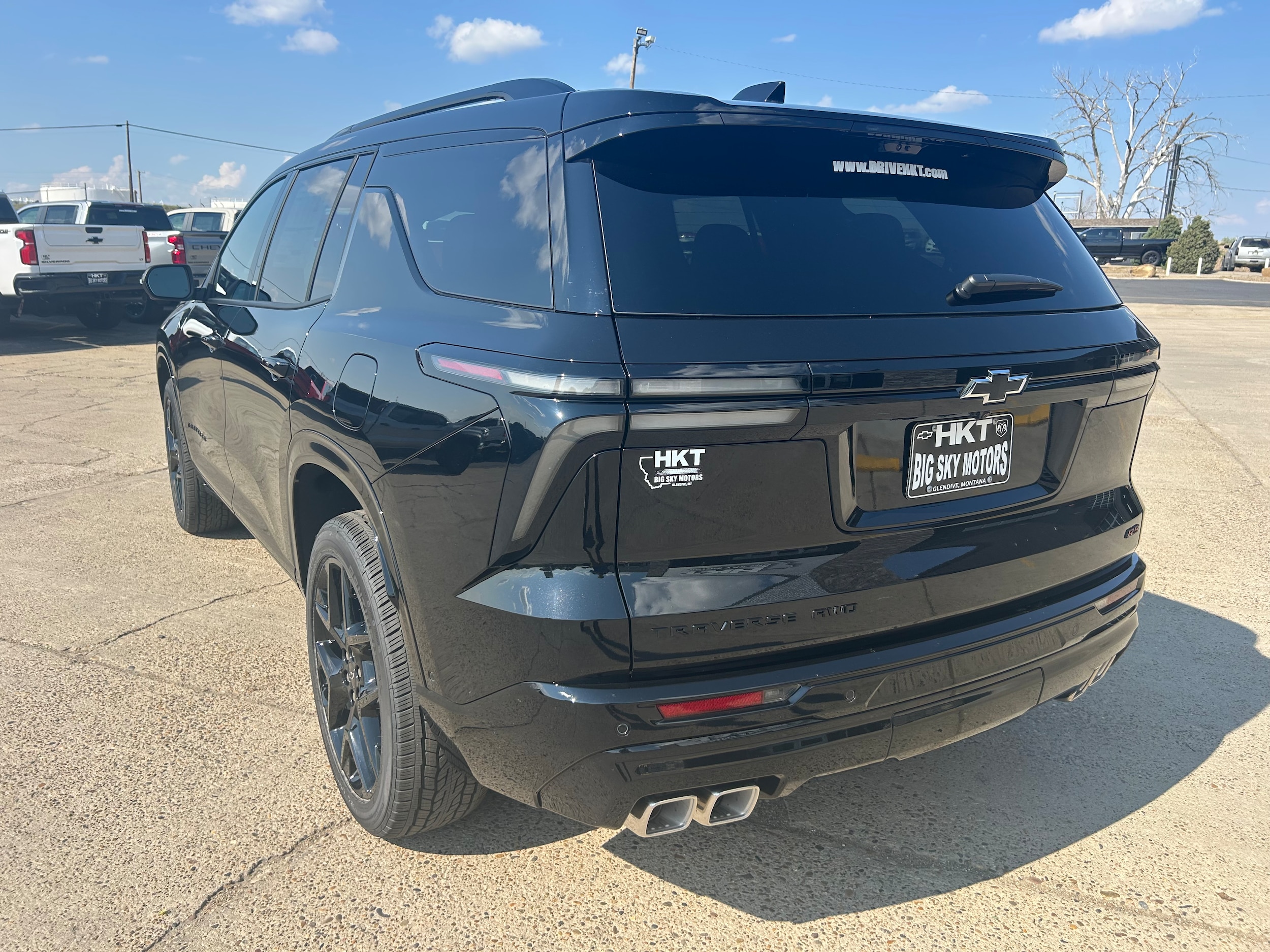 2026 Chevrolet Traverse RS - Mosaic Black Metallic exterior view 5