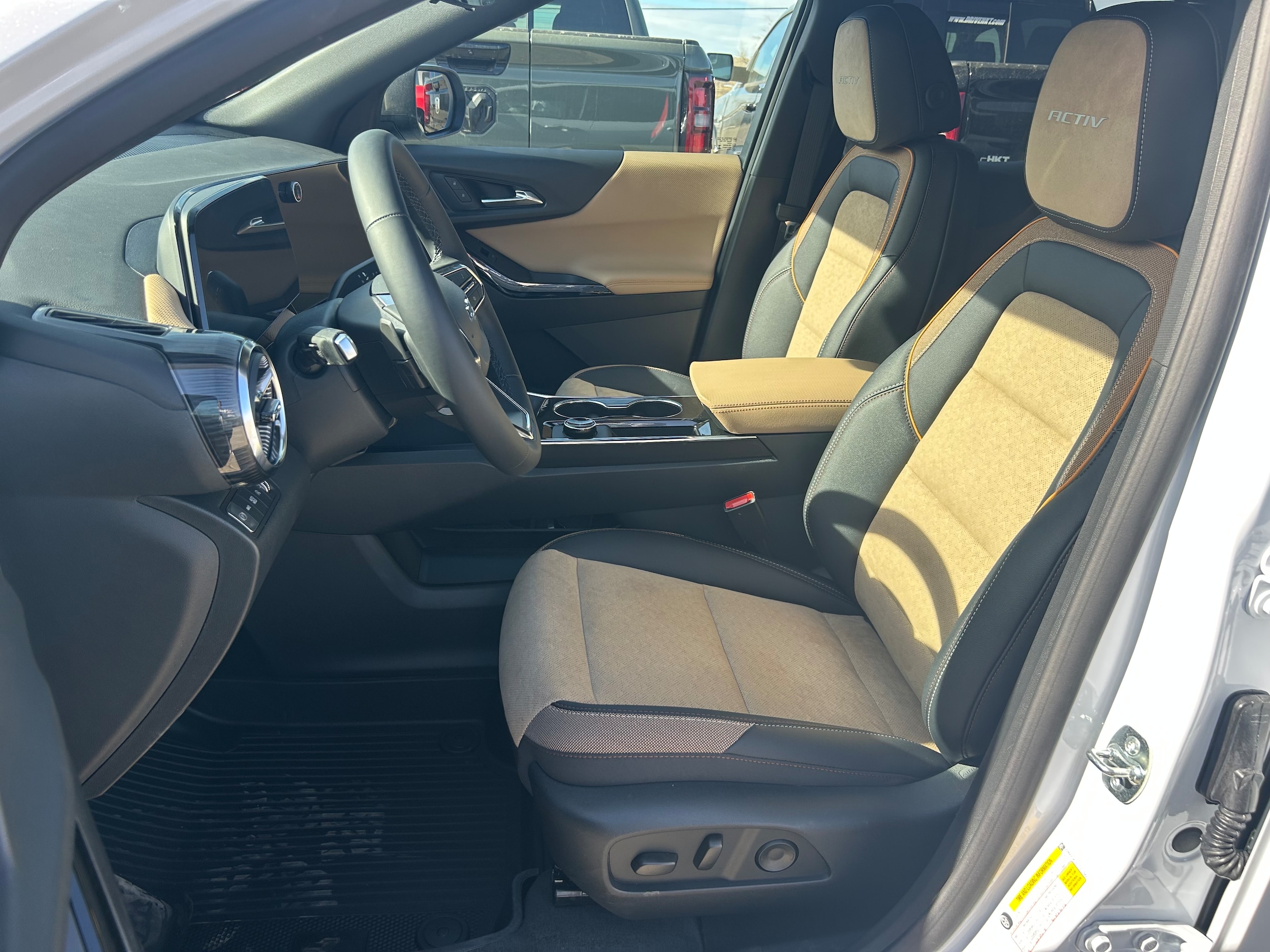 2026 Chevrolet Equinox Activ - Polar White Tricoat exterior view 7