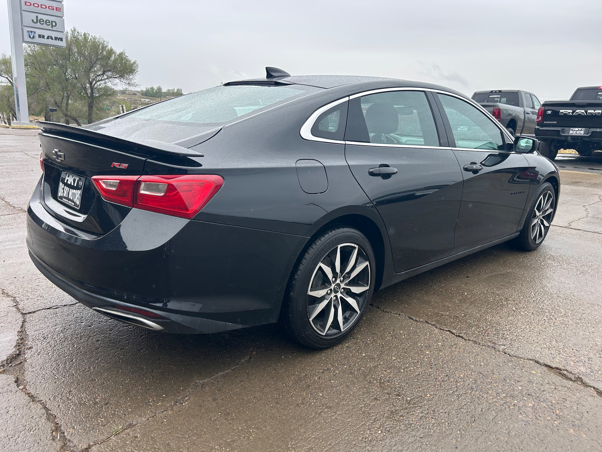 View vehicle photo 5