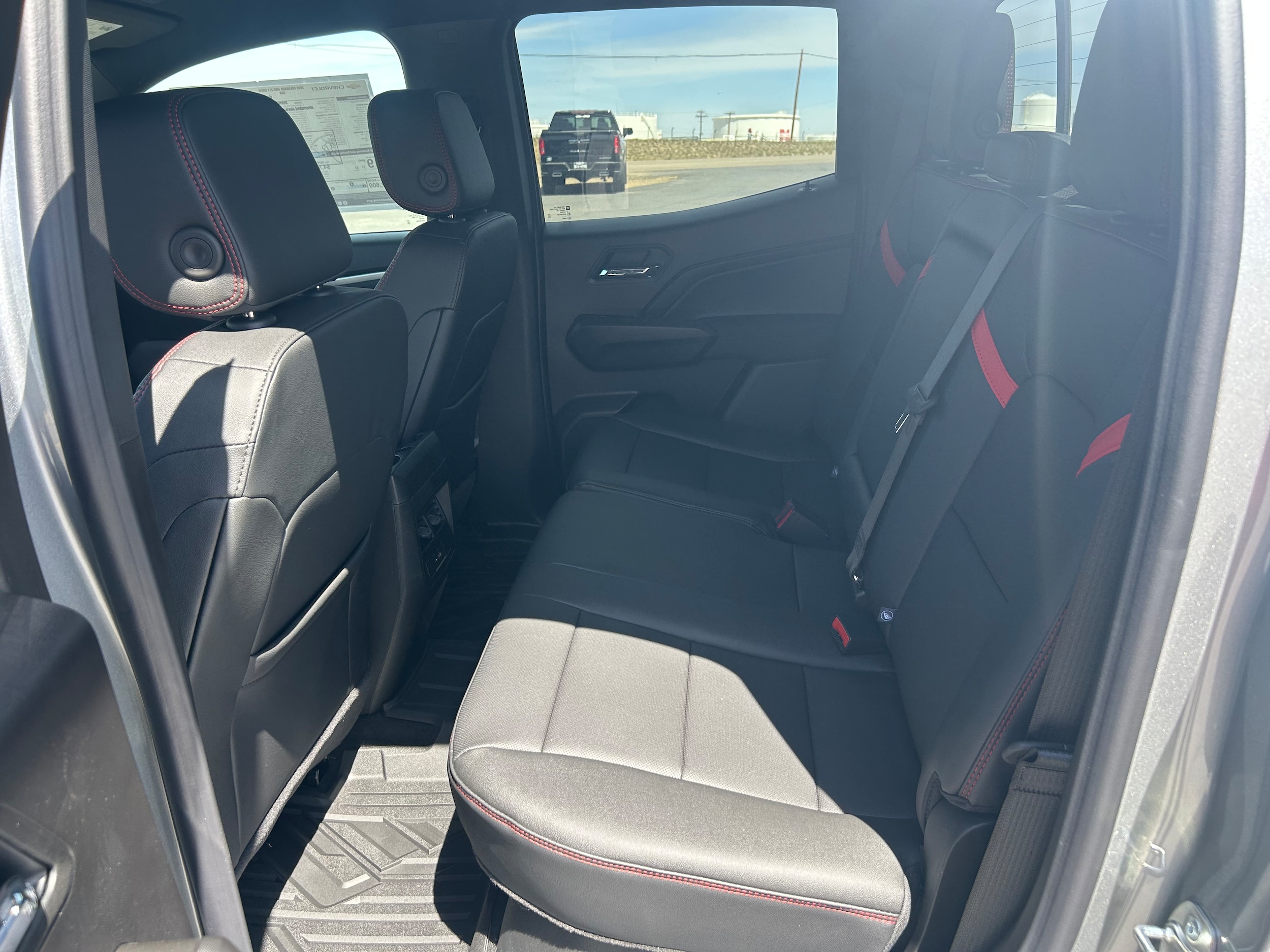 2026 Chevrolet Colorado Z71 - Photo 9