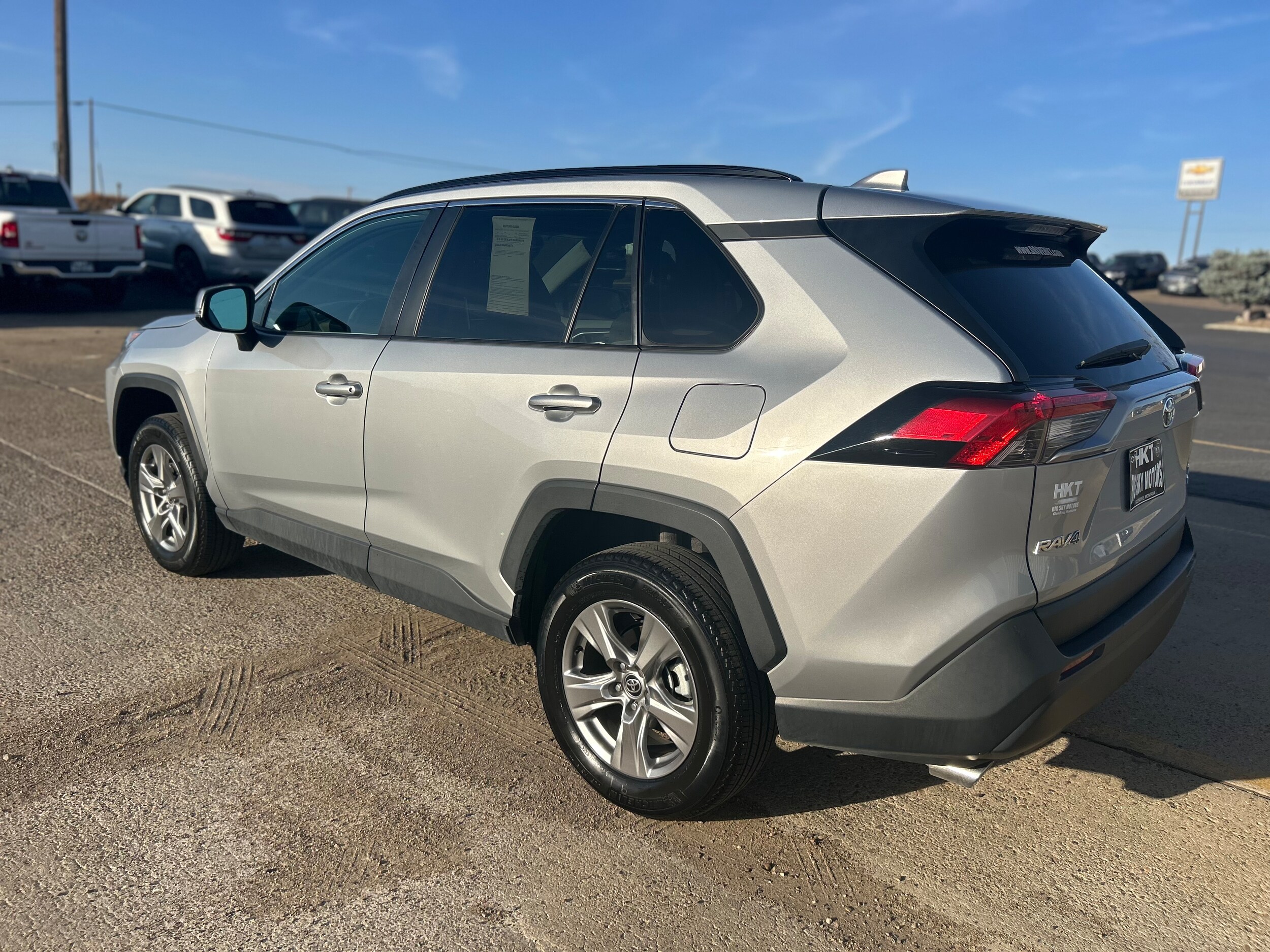 2024 Toyota RAV4 XLE photo 4
