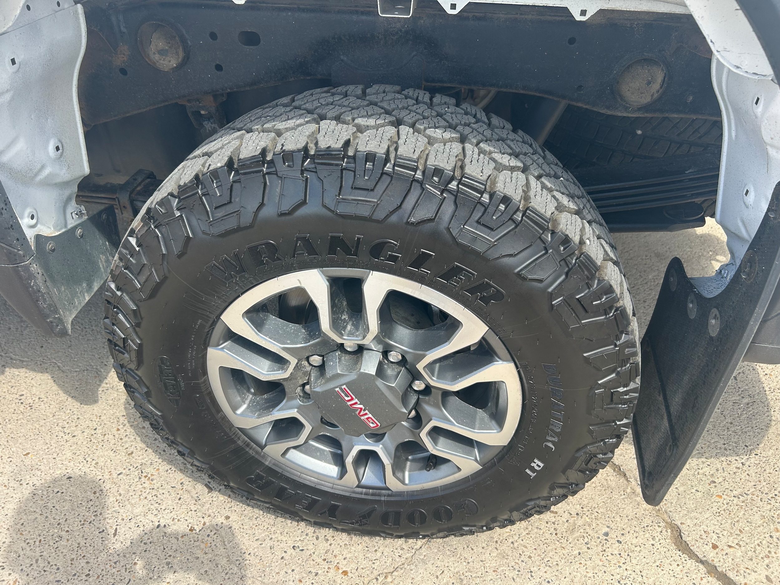 2024 GMC Sierra 2500 HD SLE - Summit White exterior view 11