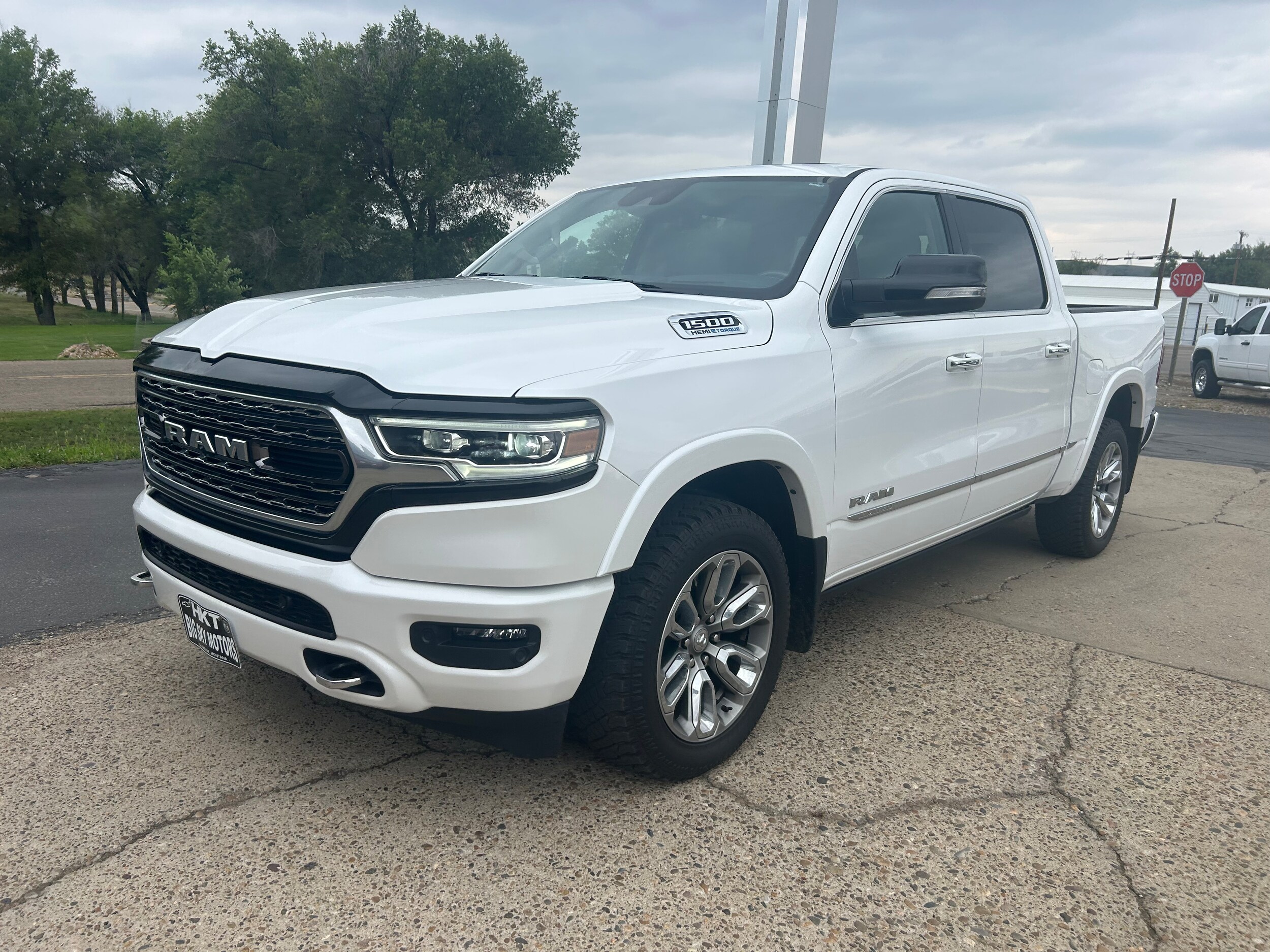 2022 Ram 1500 Limited photo 3