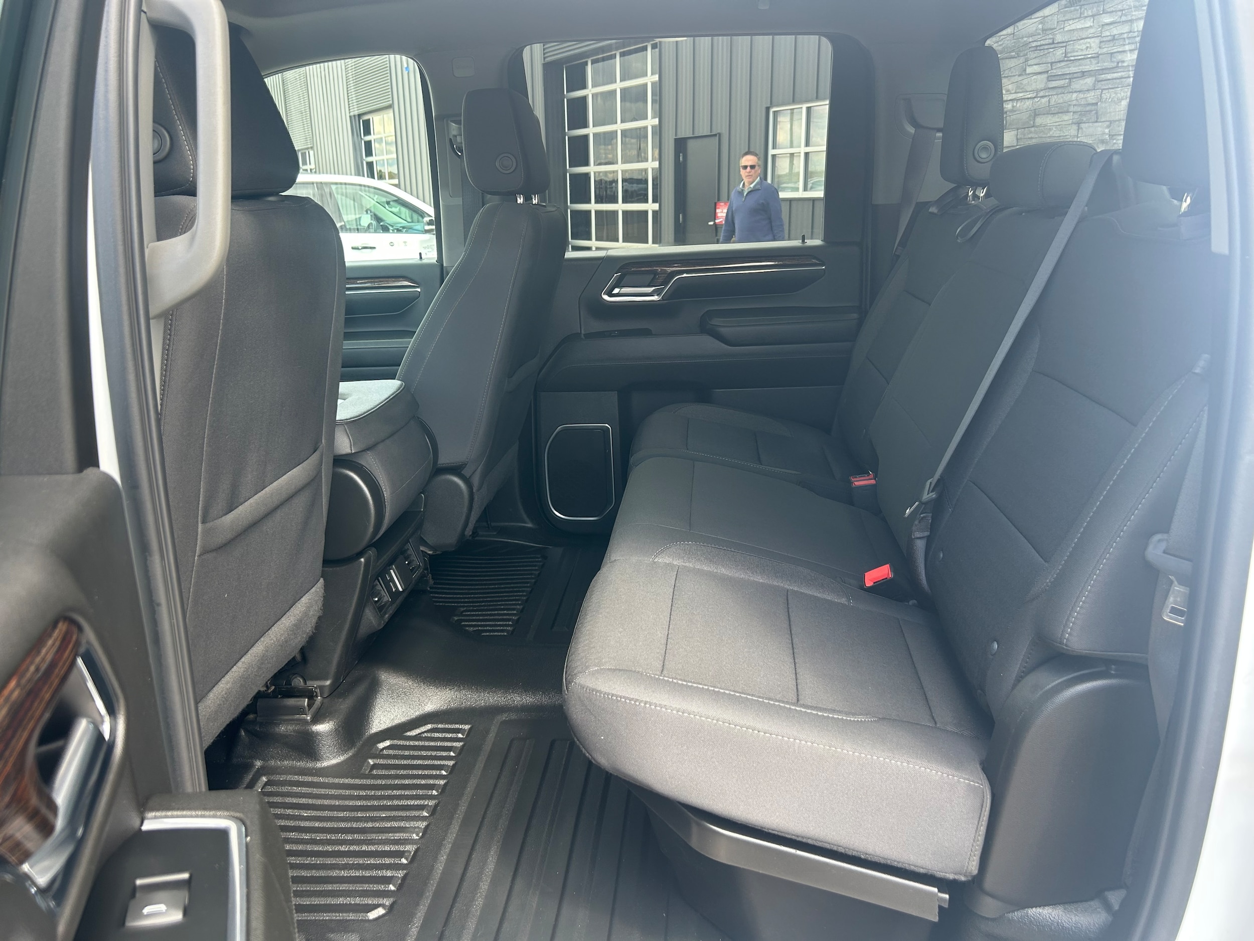 2024 GMC Sierra 2500 HD SLE - Summit White exterior view 7
